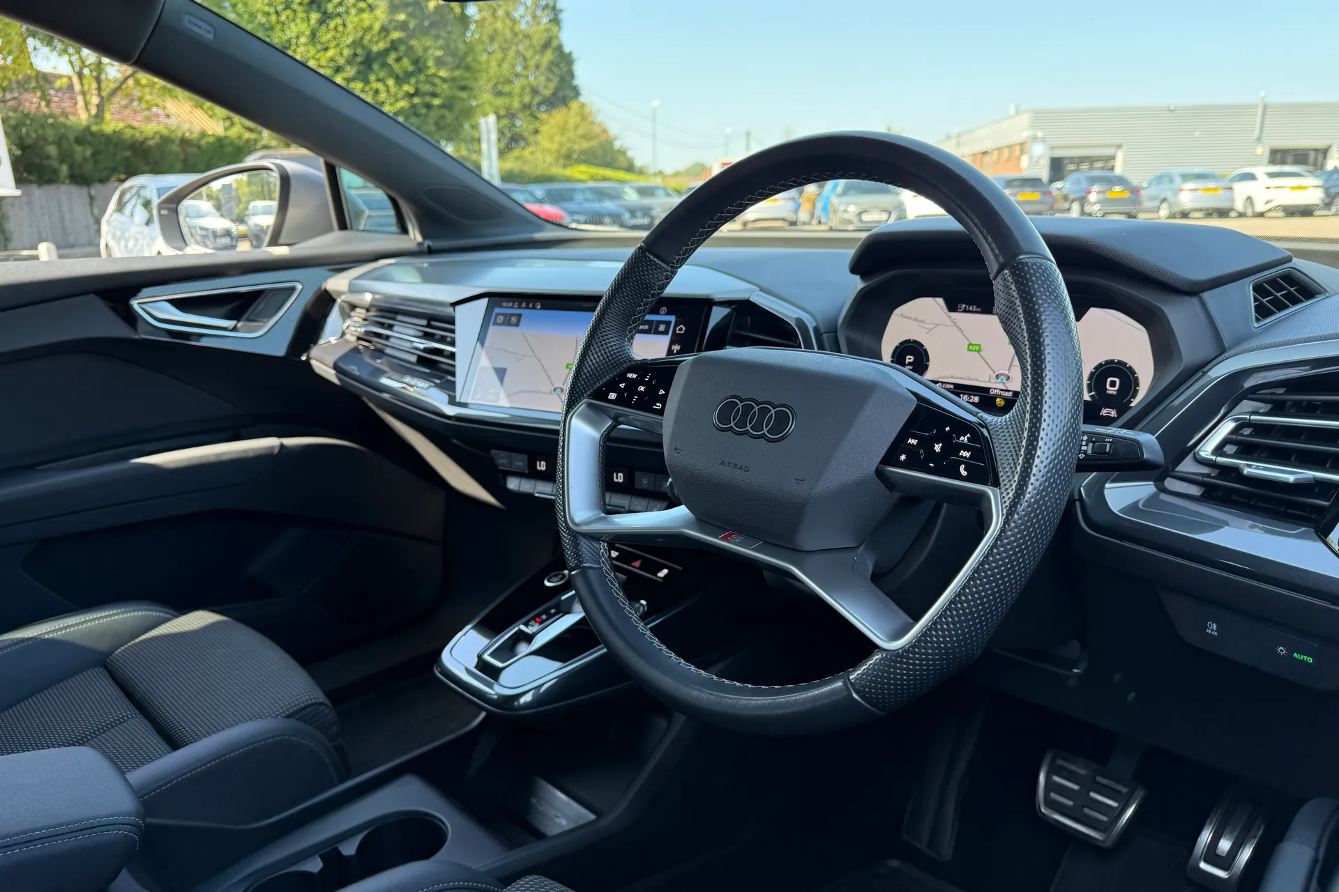 Audi Q4 thumbnail image number 29