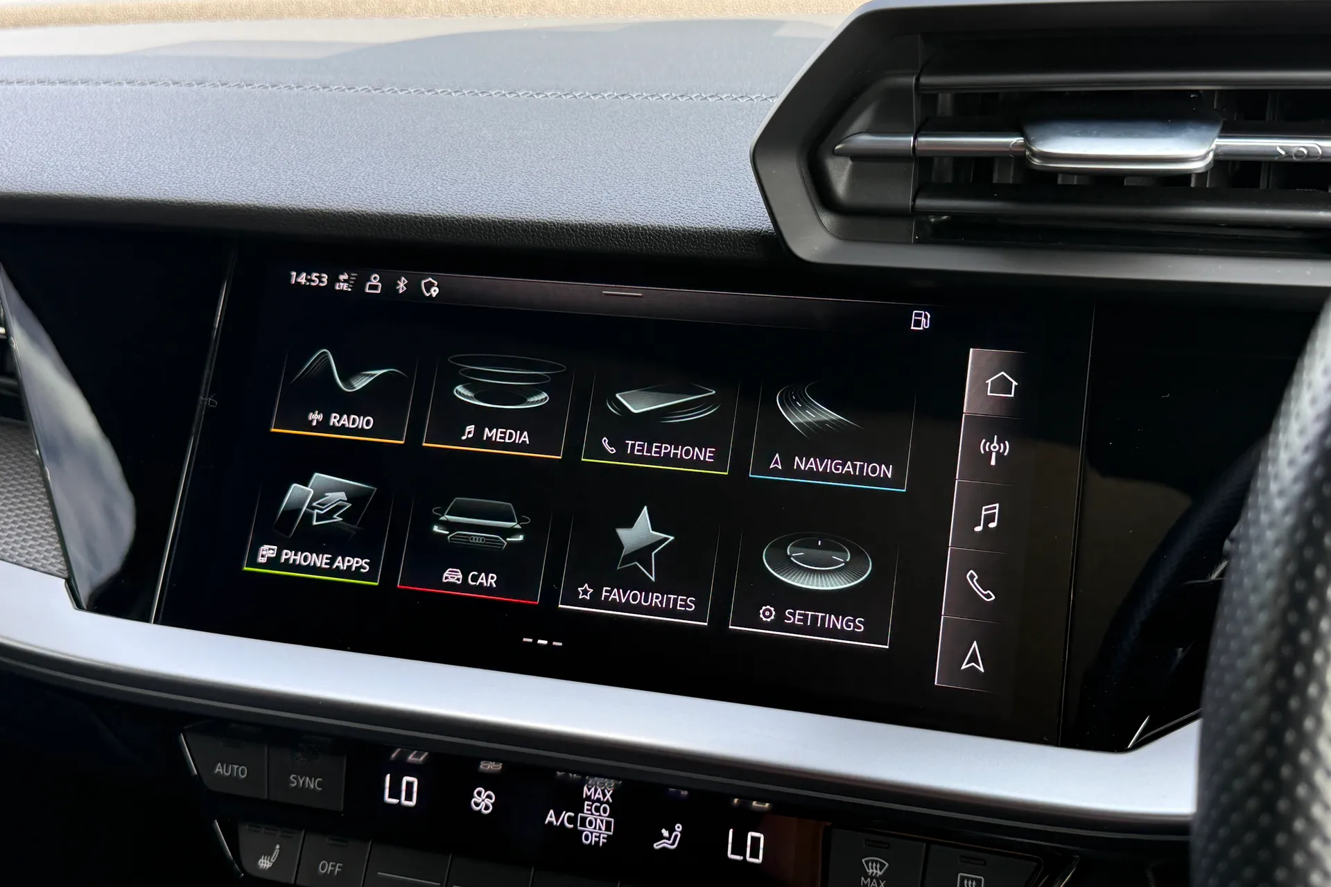 Audi A3 thumbnail image number 36