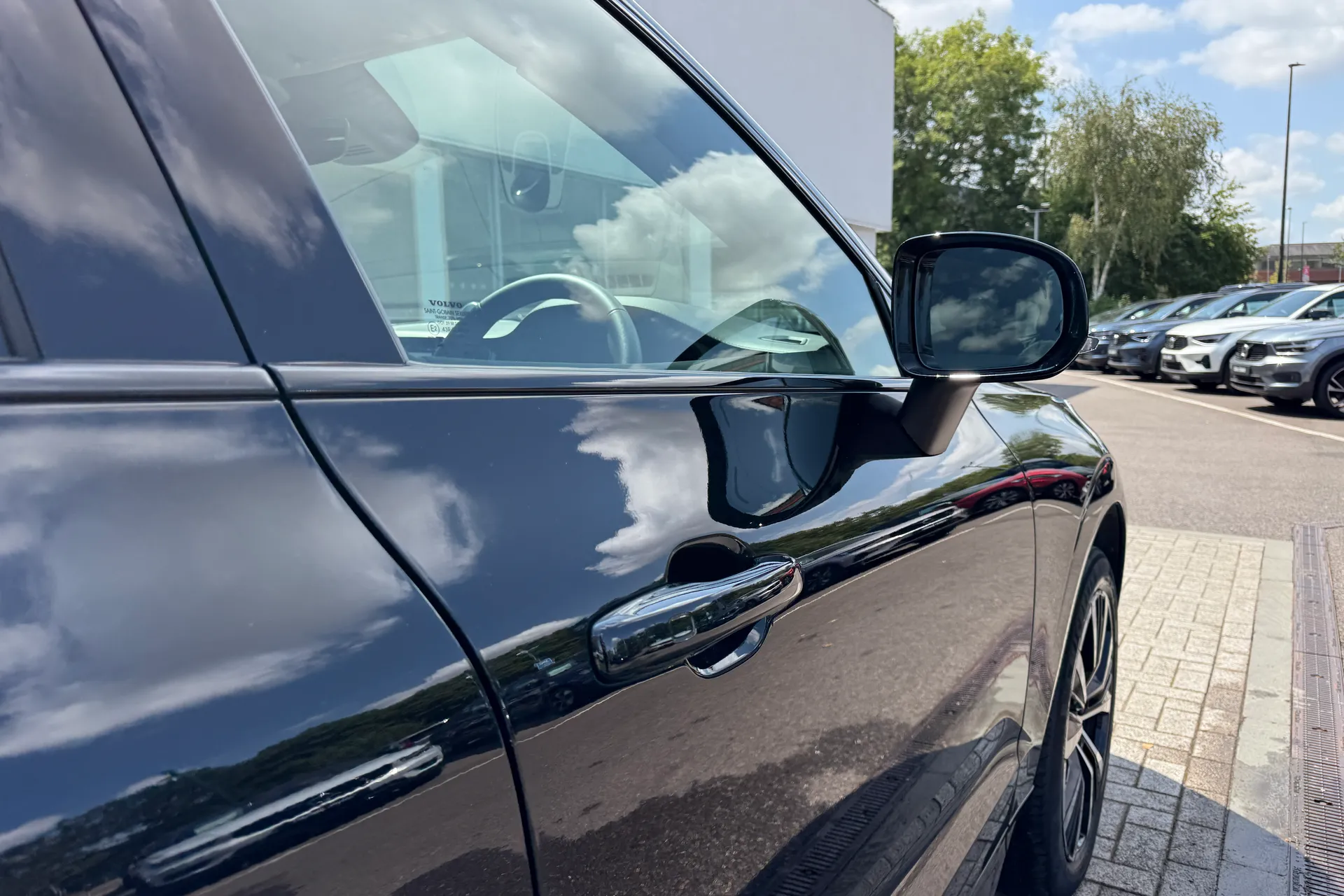 Volvo XC60 thumbnail image number 16