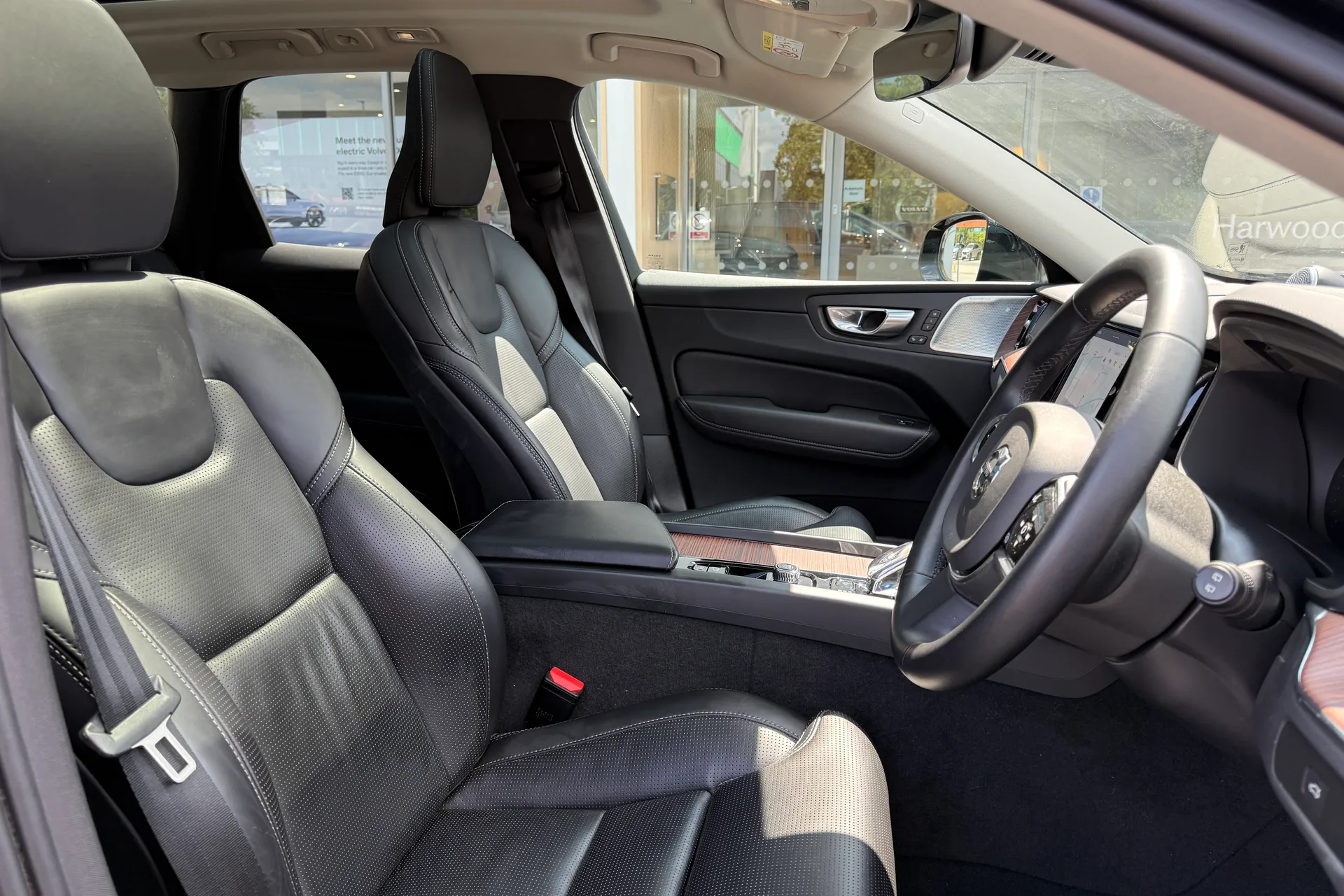 Volvo XC60 thumbnail image number 27
