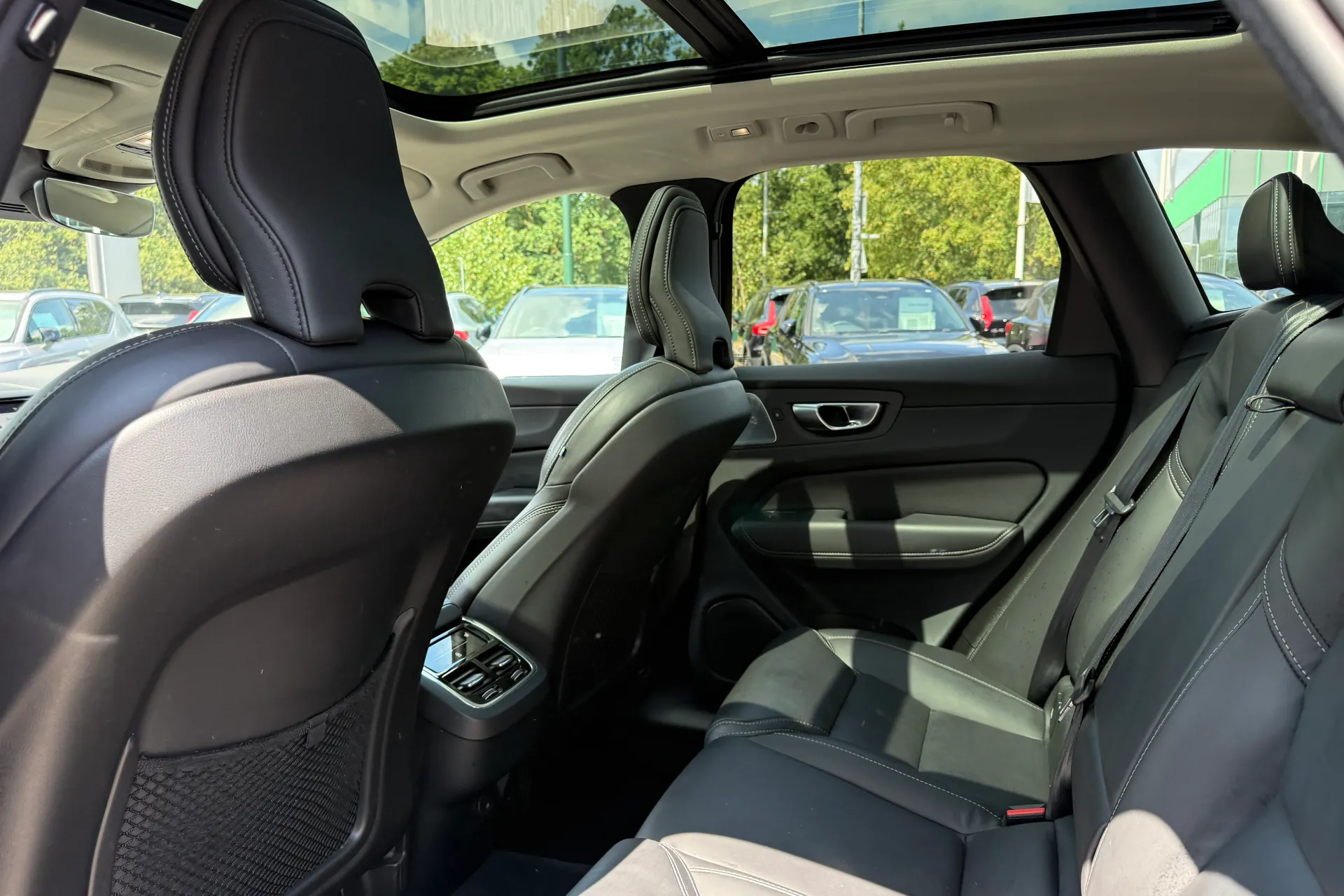 Volvo XC60 thumbnail image number 31