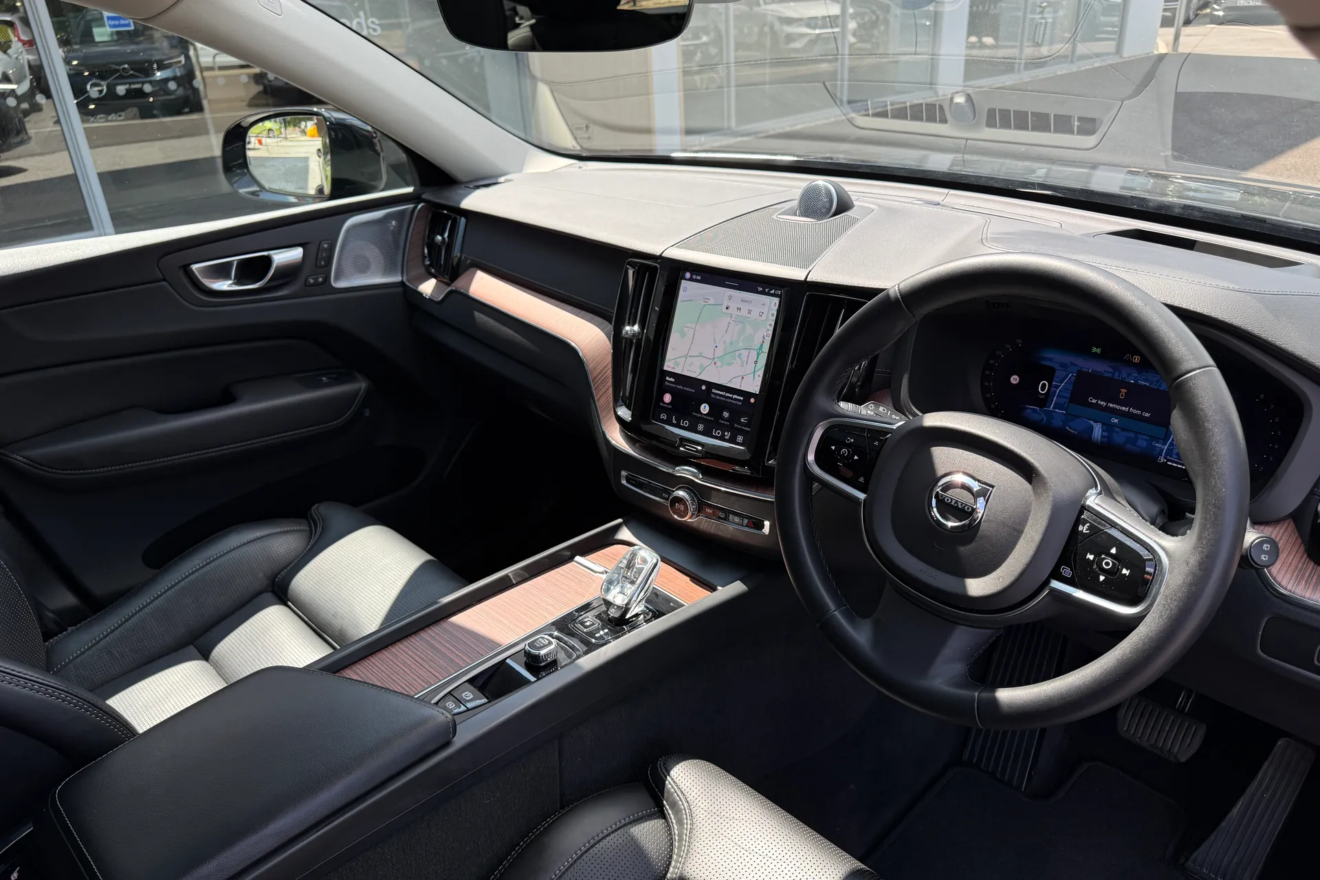 Volvo XC60 thumbnail image number 6