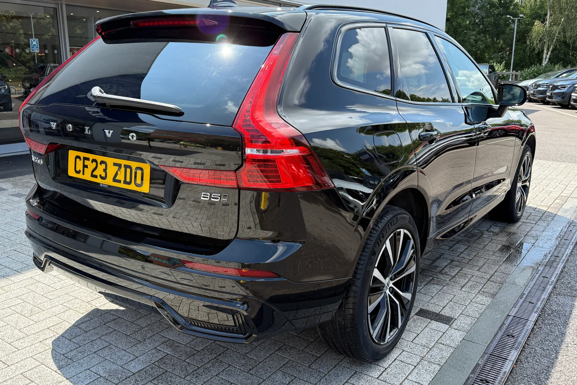 Volvo XC60 thumbnail image number 9