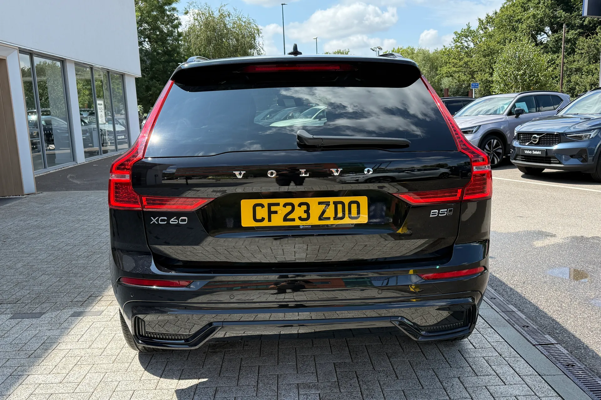 Volvo XC60 thumbnail image number 10