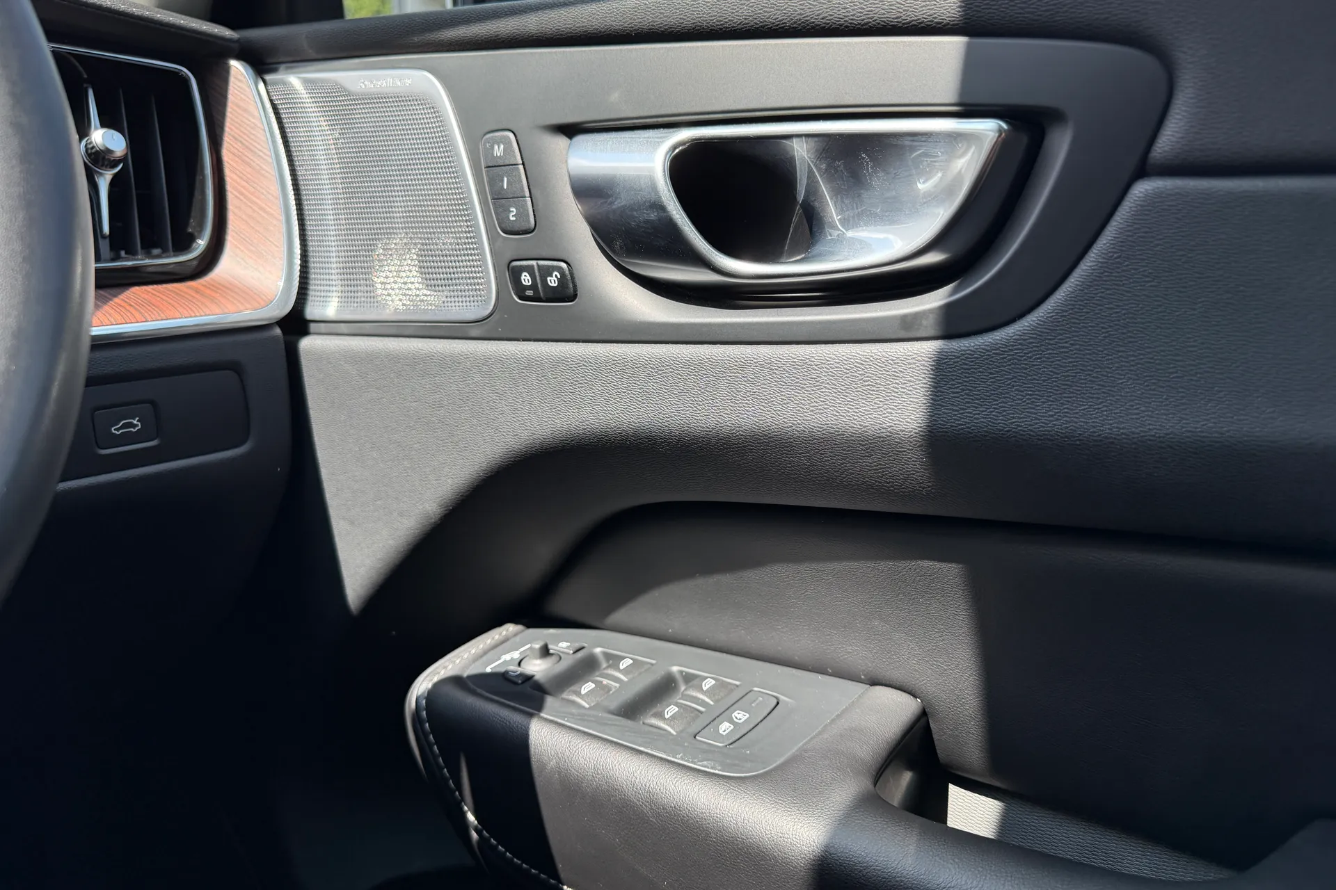 Volvo XC60 thumbnail image number 44