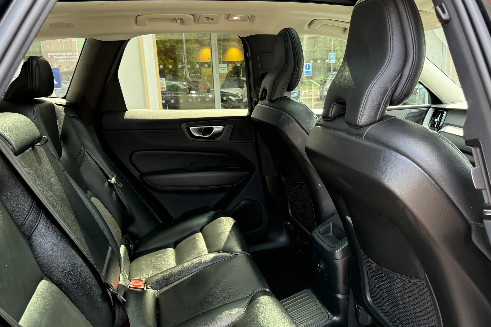 Volvo XC60 thumbnail image number 24