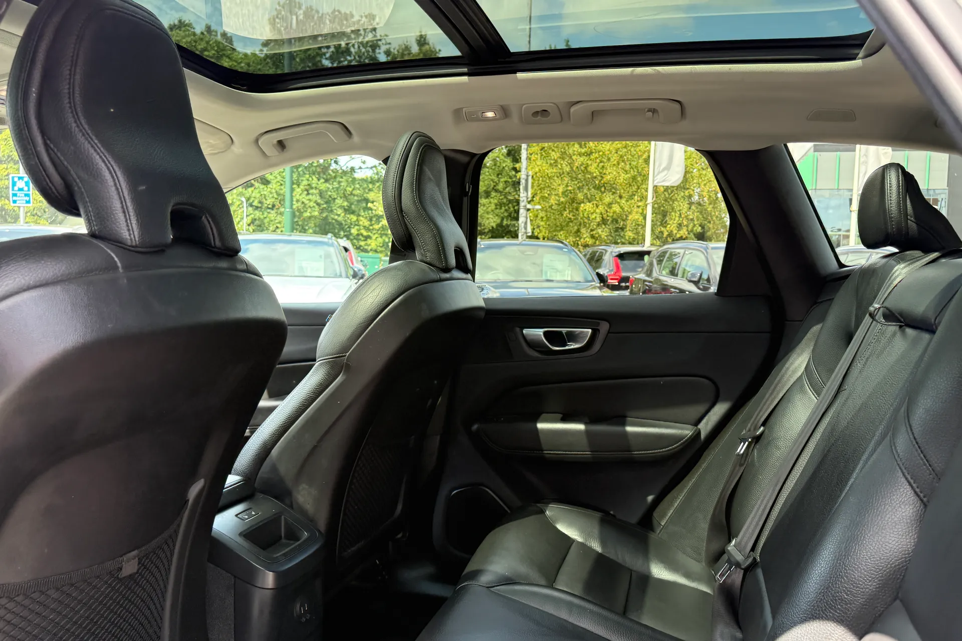 Volvo XC60 thumbnail image number 31