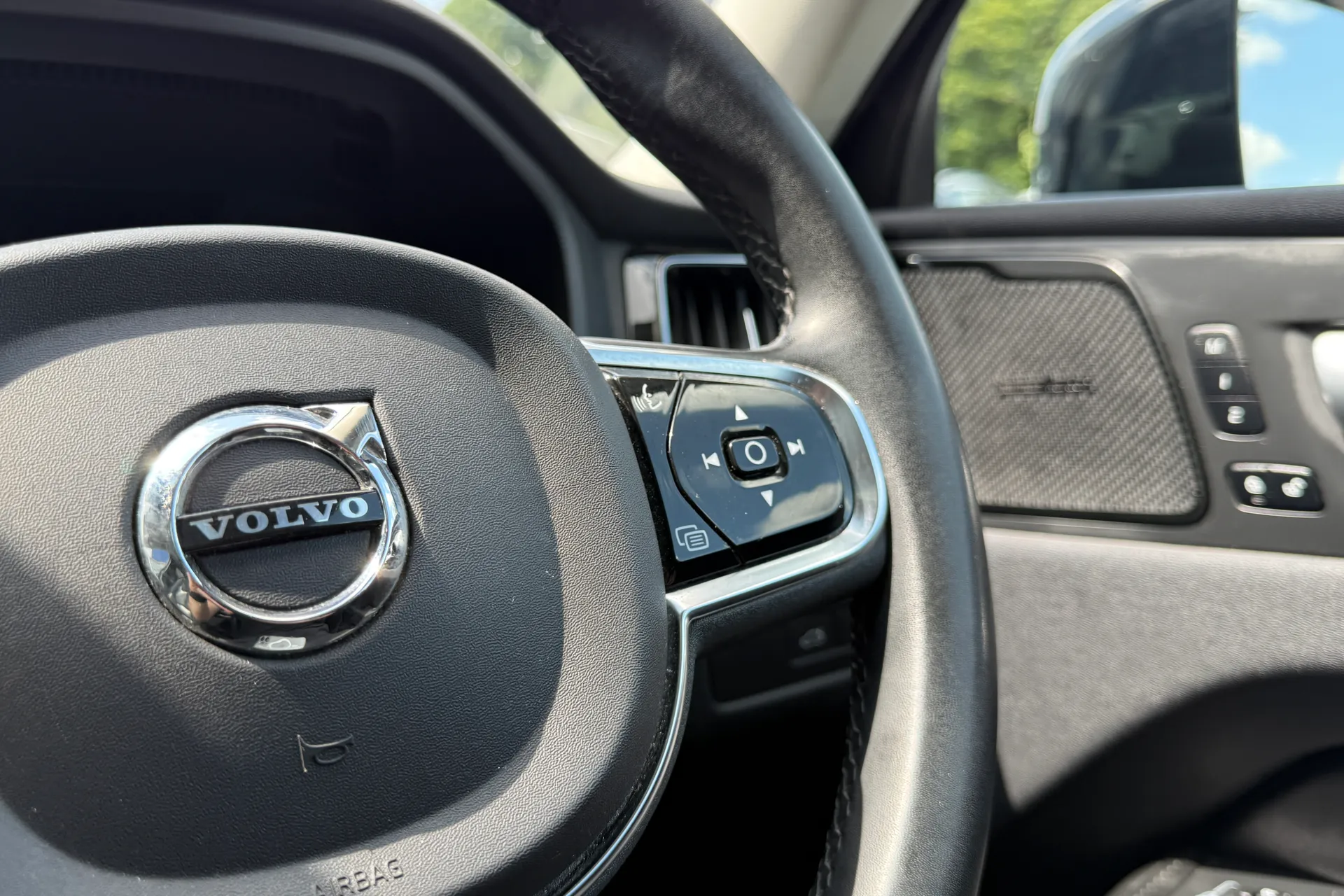 Volvo XC60 thumbnail image number 38