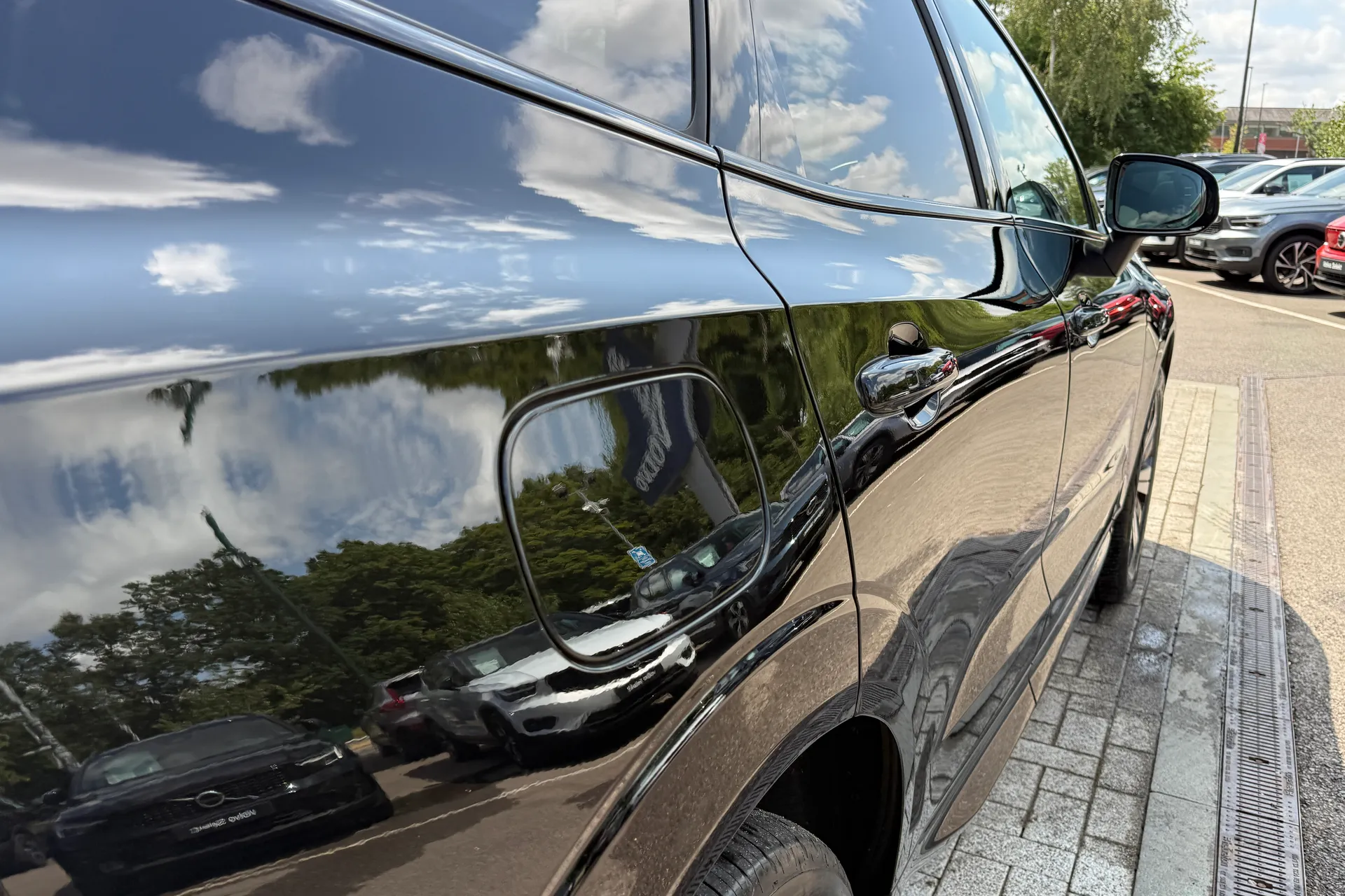 Volvo XC60 thumbnail image number 17