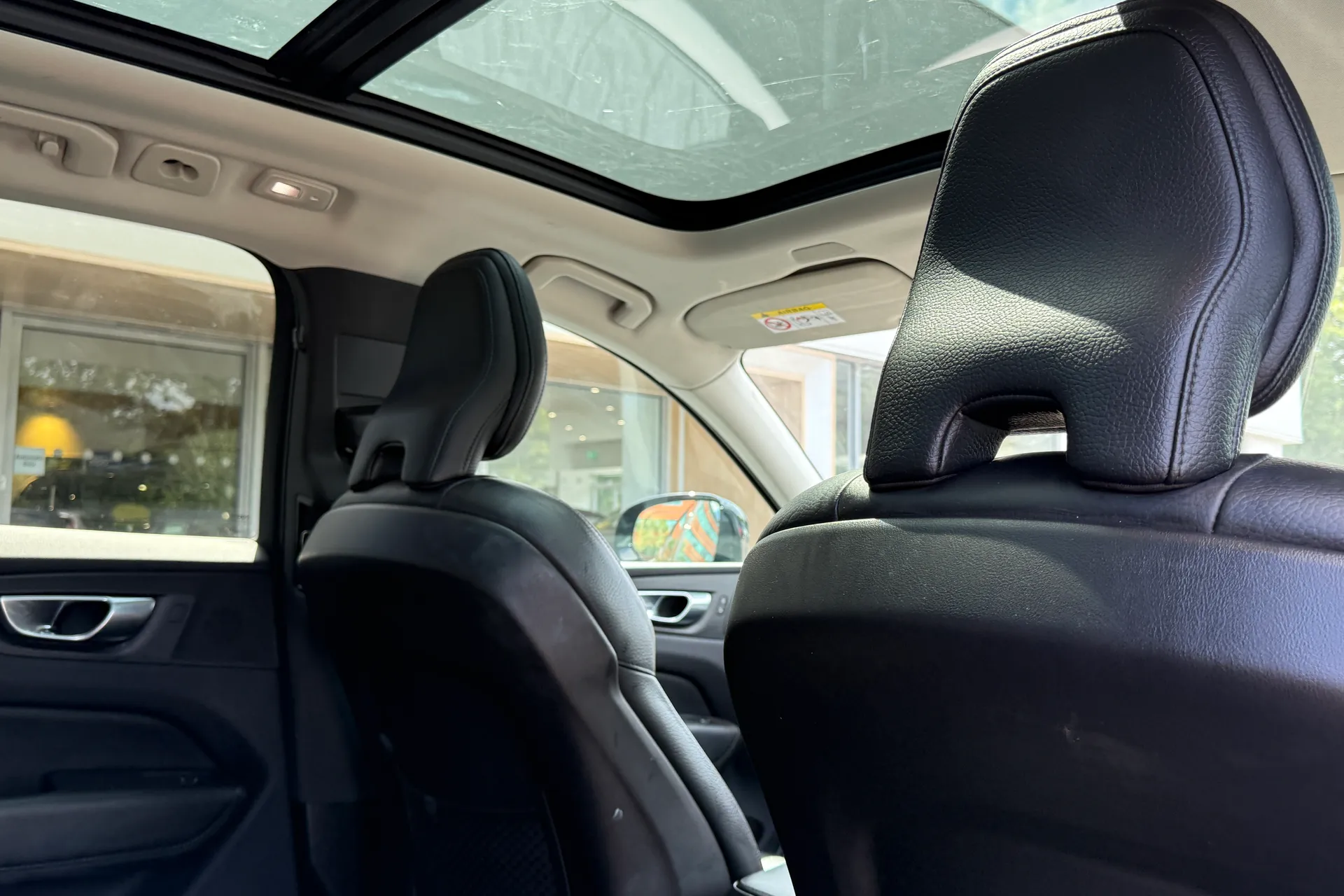 Volvo XC60 thumbnail image number 25