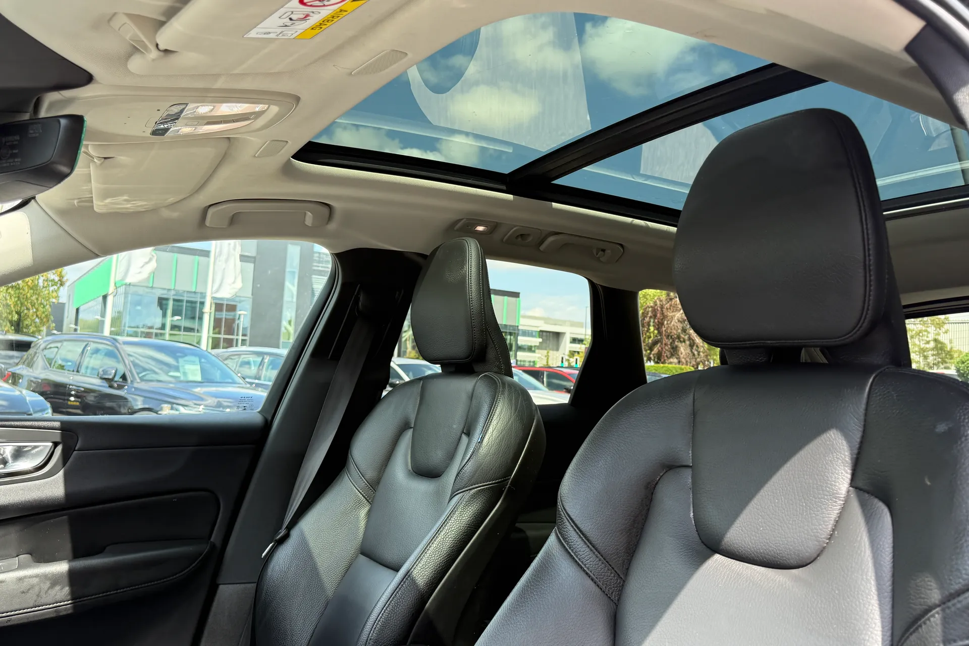 Volvo XC60 thumbnail image number 30