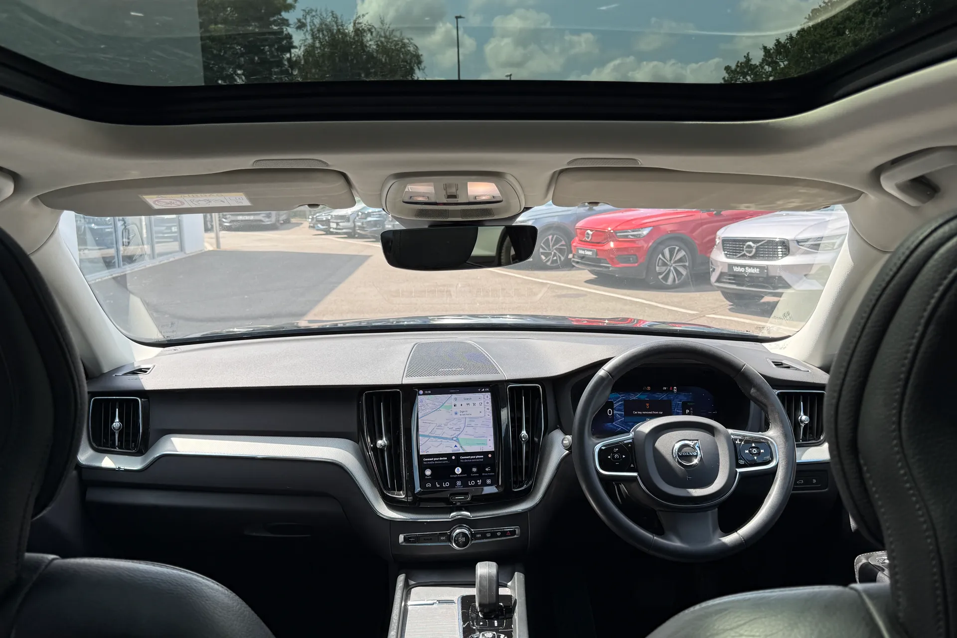Volvo XC60 thumbnail image number 3