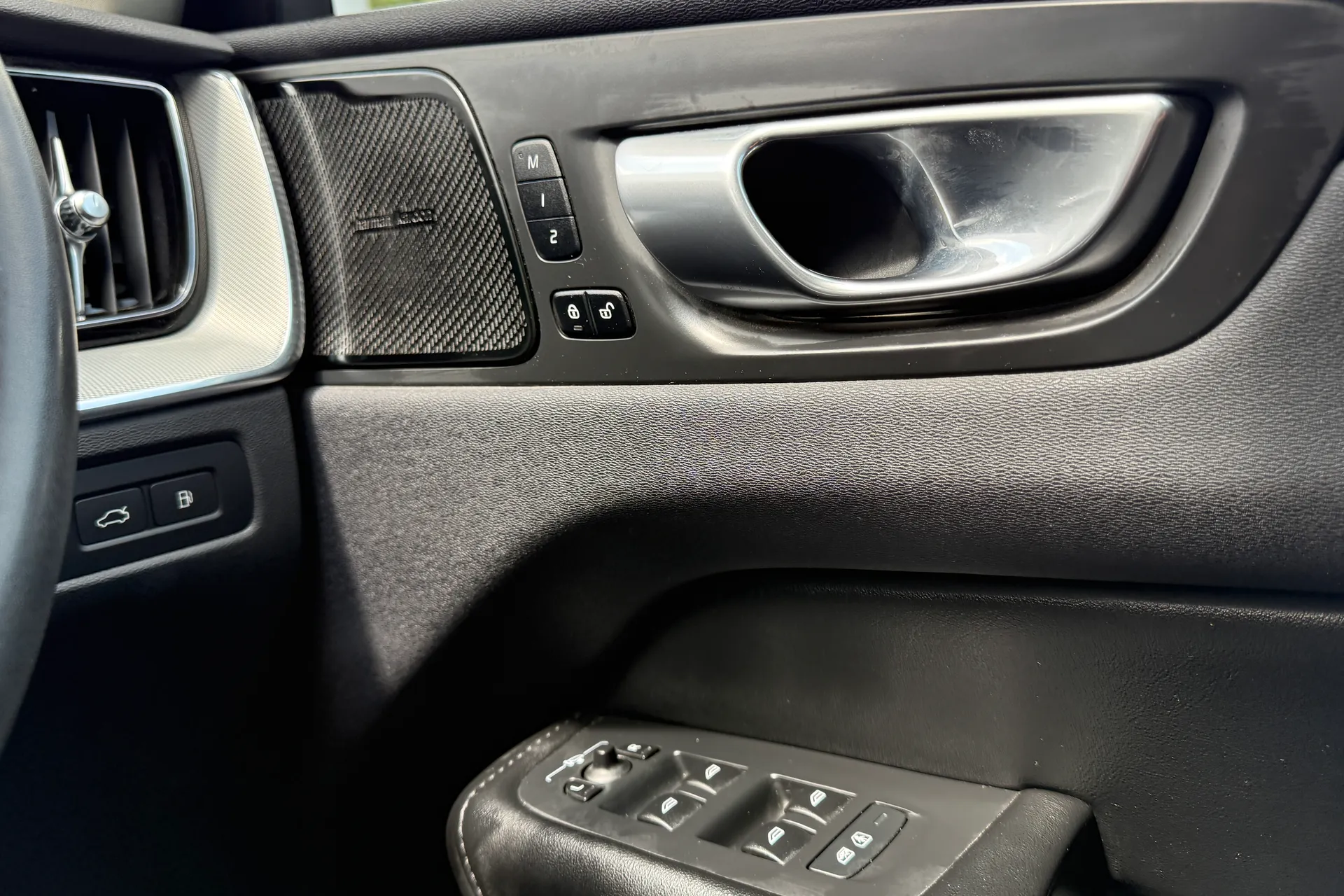 Volvo XC60 thumbnail image number 43