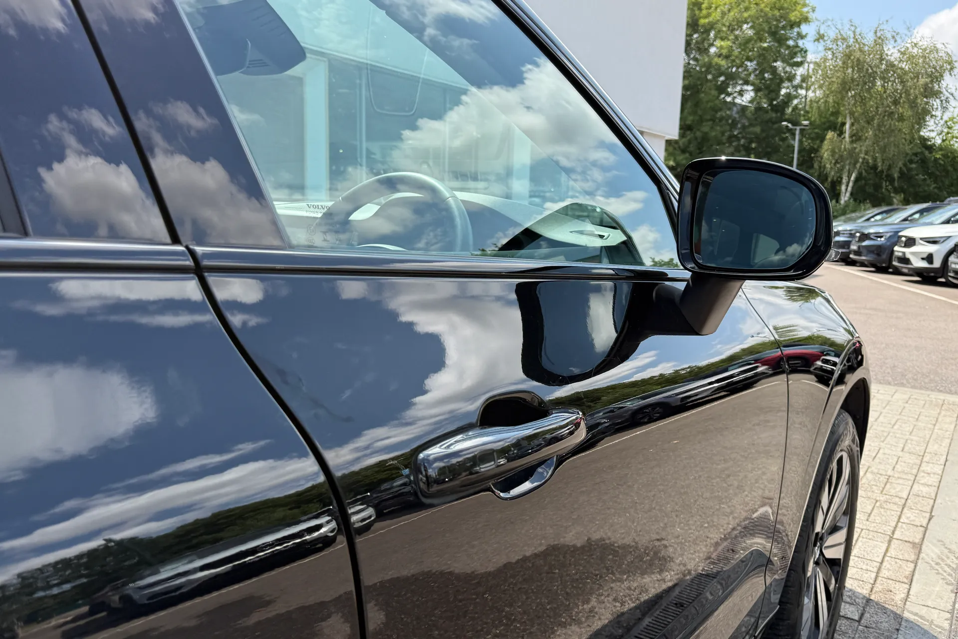 Volvo XC60 thumbnail image number 16