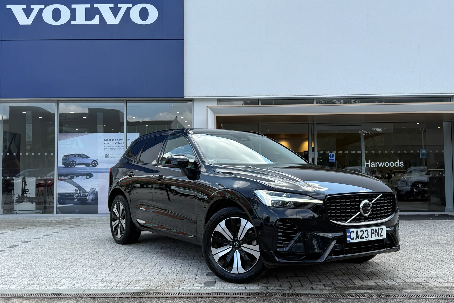 Volvo XC60 focused image