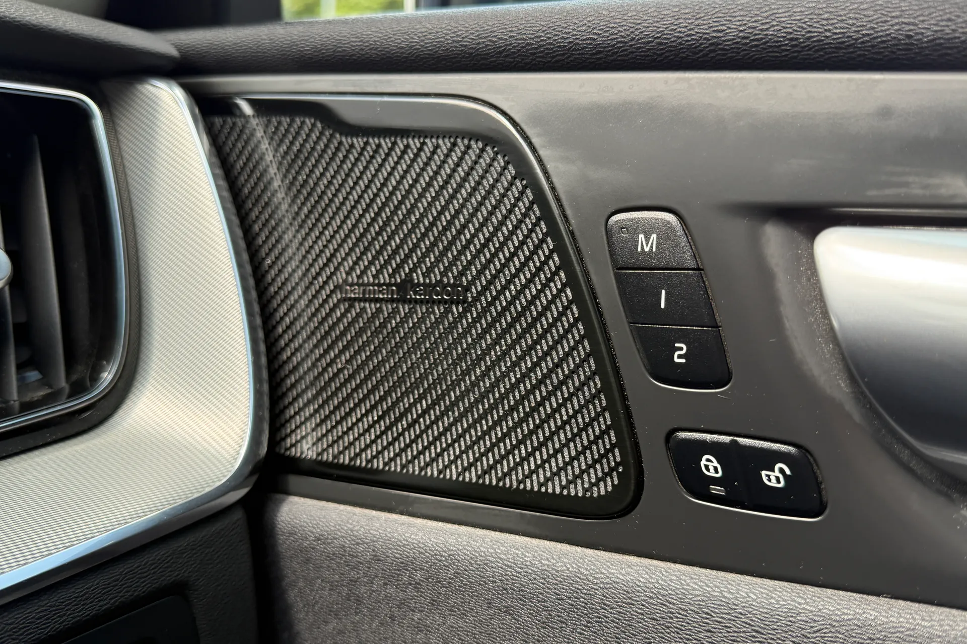 Volvo XC60 thumbnail image number 44