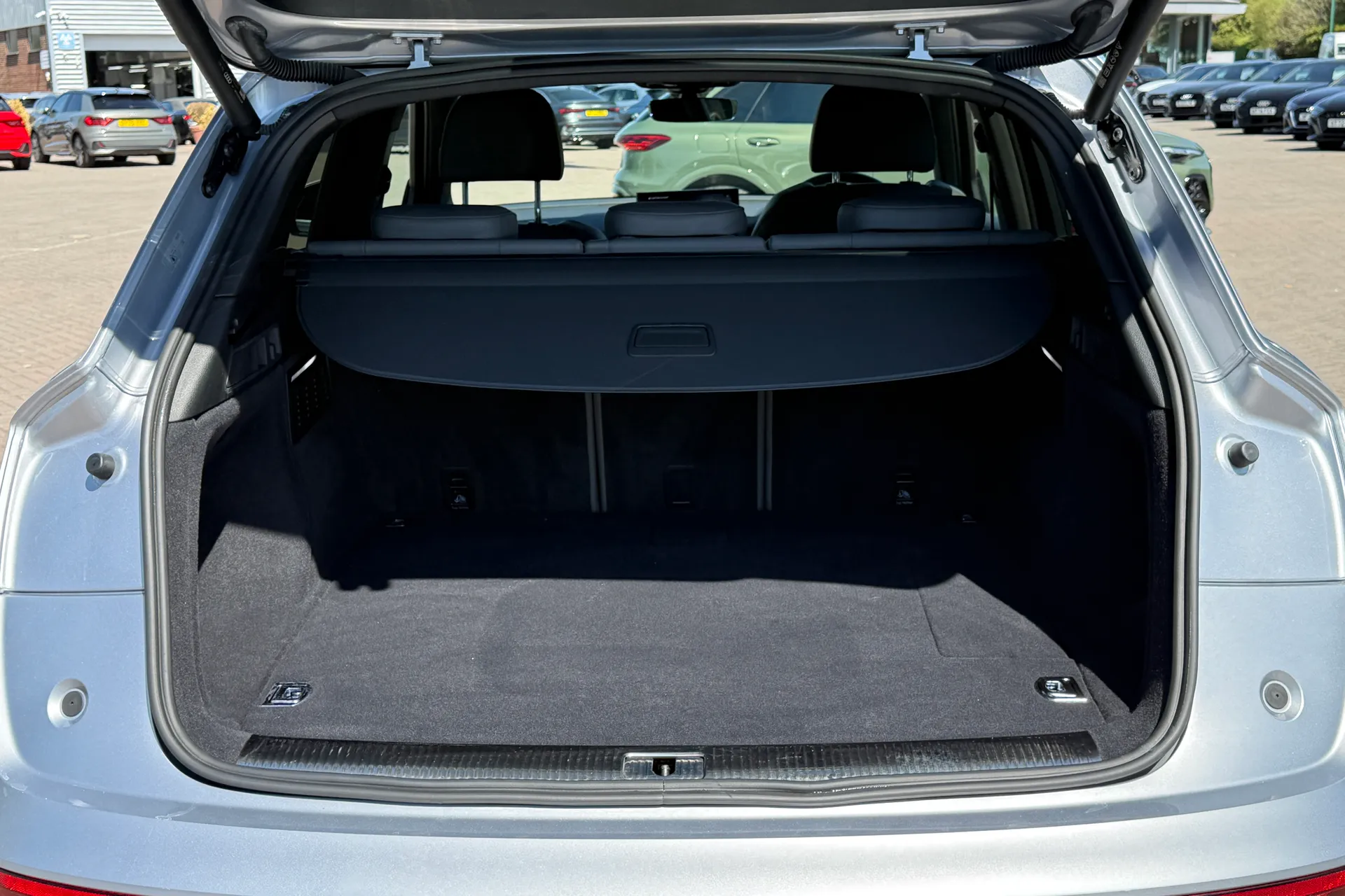 Audi Q5 thumbnail image number 38