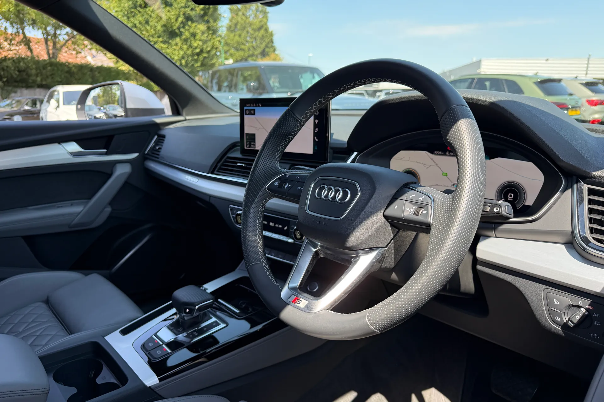 Audi Q5 thumbnail image number 31