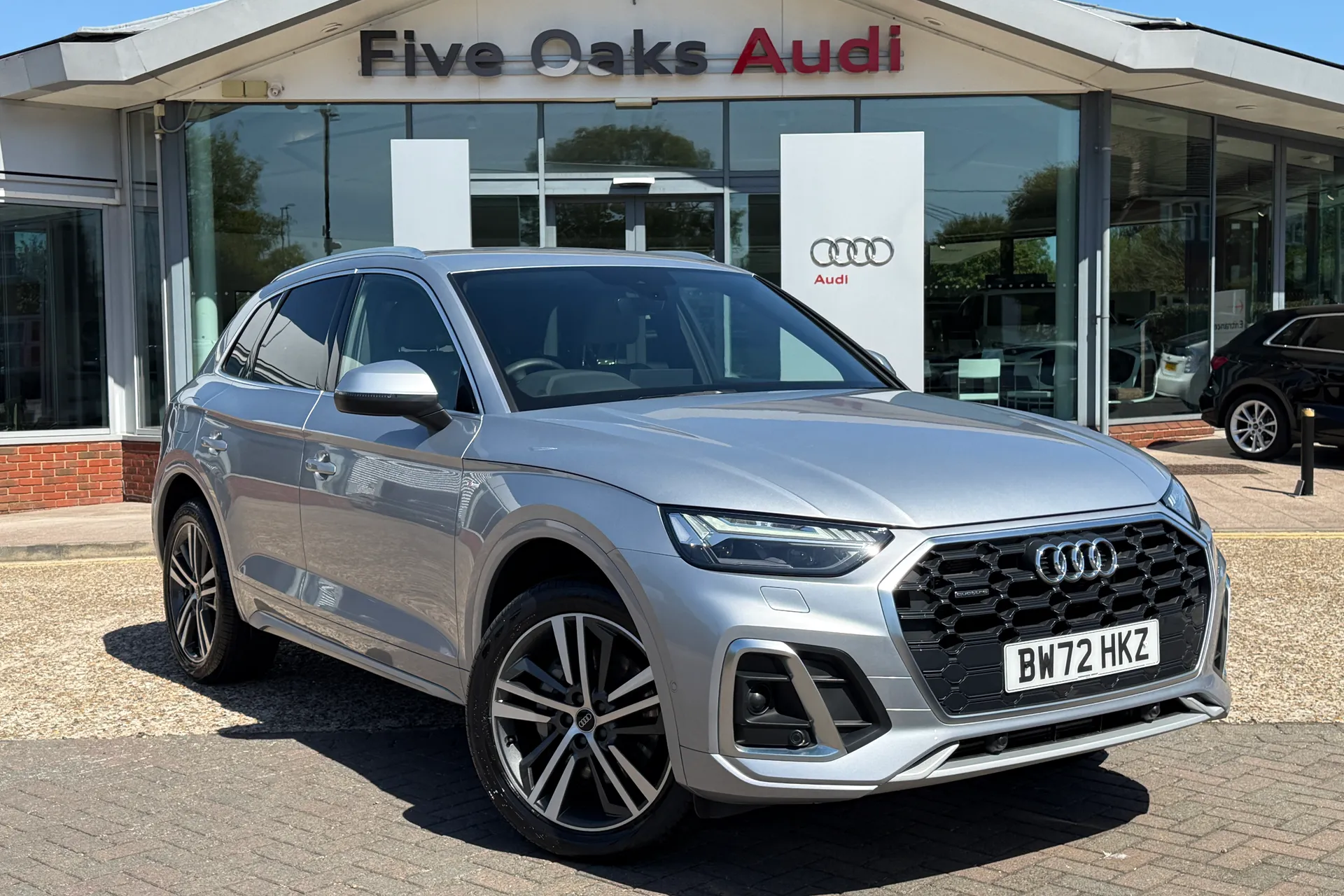Audi Q5 focused image
