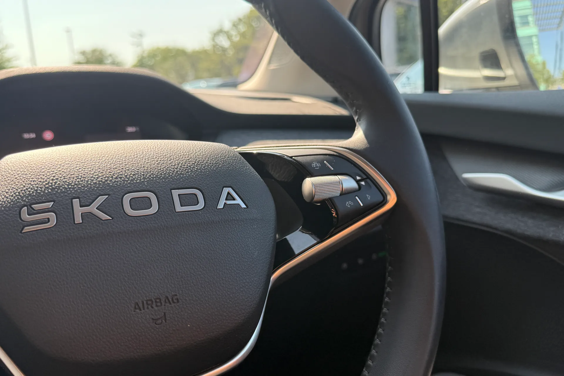 SKODA ELROQ thumbnail image number 38