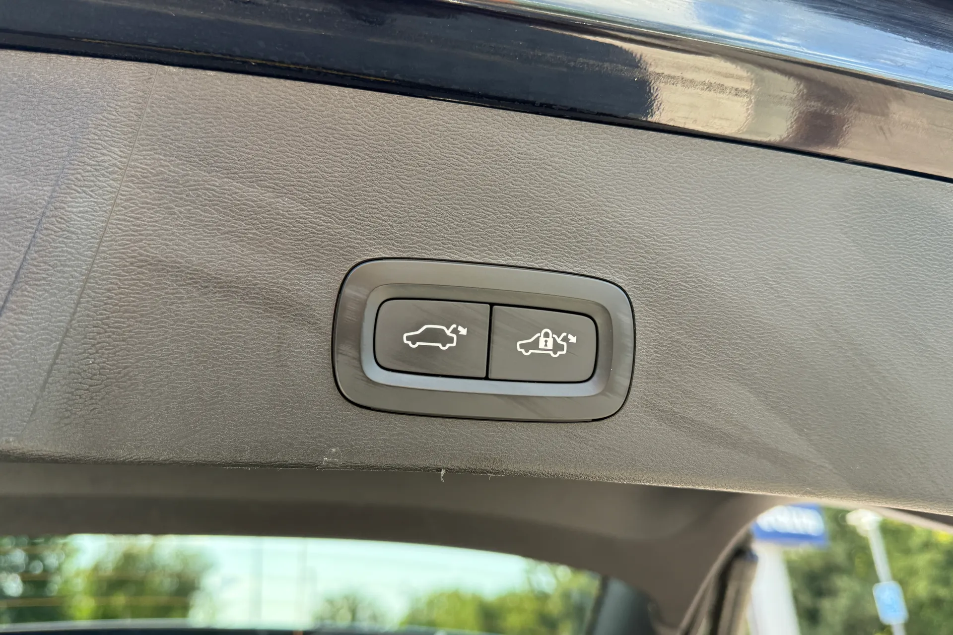 Volvo XC40 thumbnail image number 21