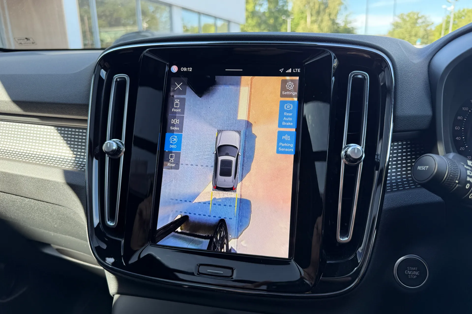 Volvo XC40 thumbnail image number 37