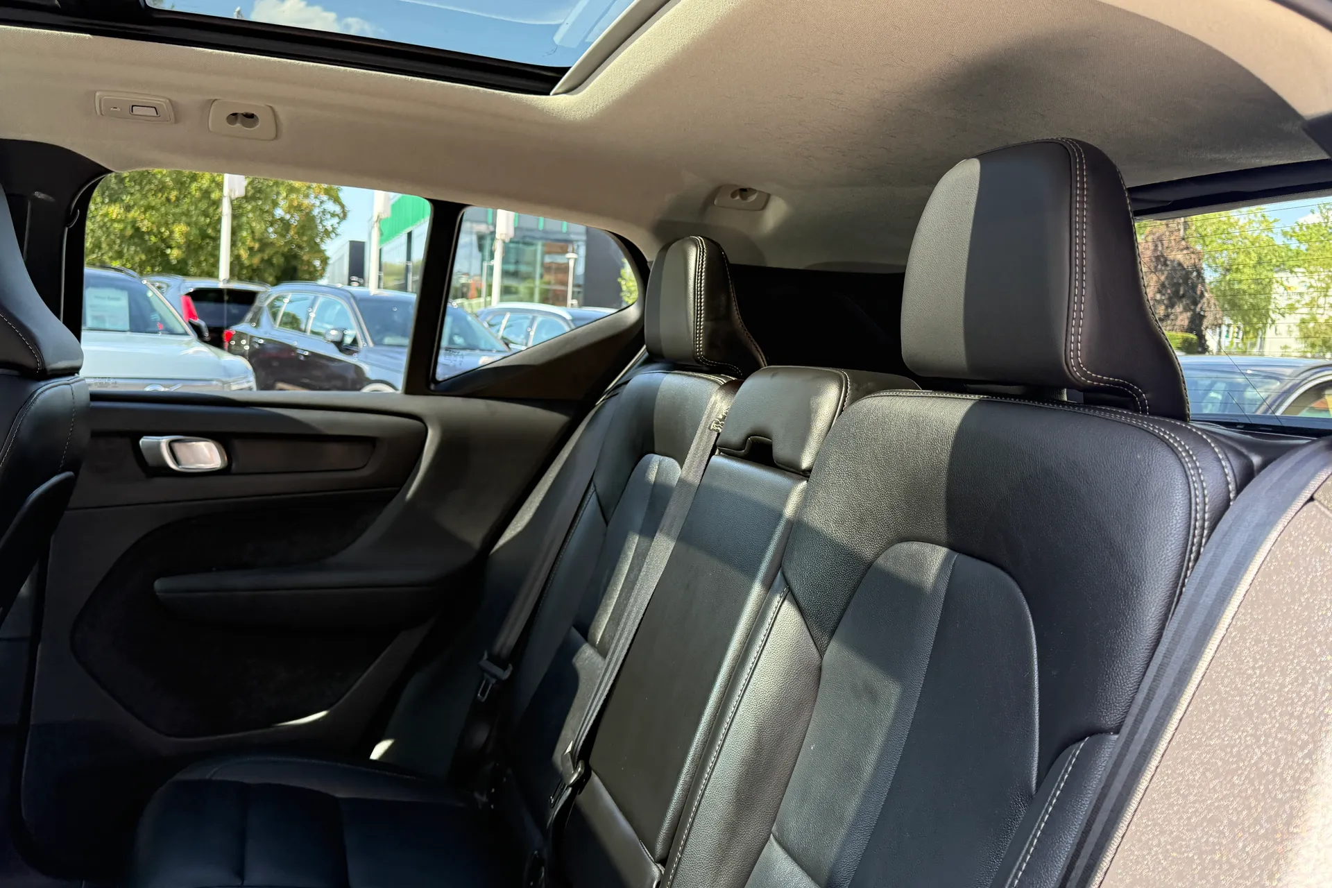Volvo XC40 thumbnail image number 30