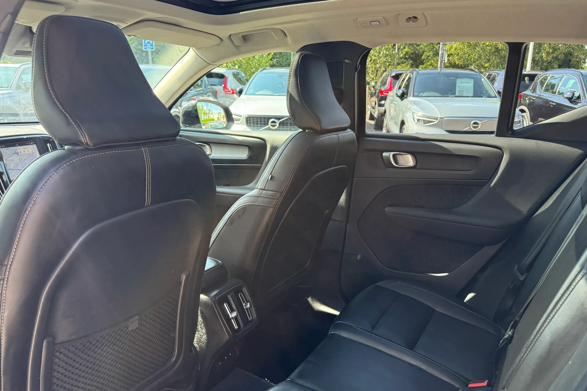 Volvo XC40 thumbnail image number 29