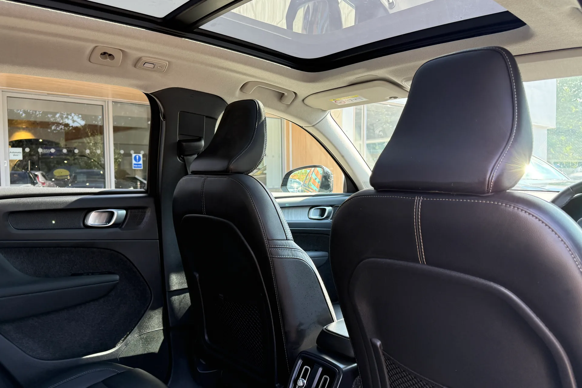 Volvo XC40 thumbnail image number 24