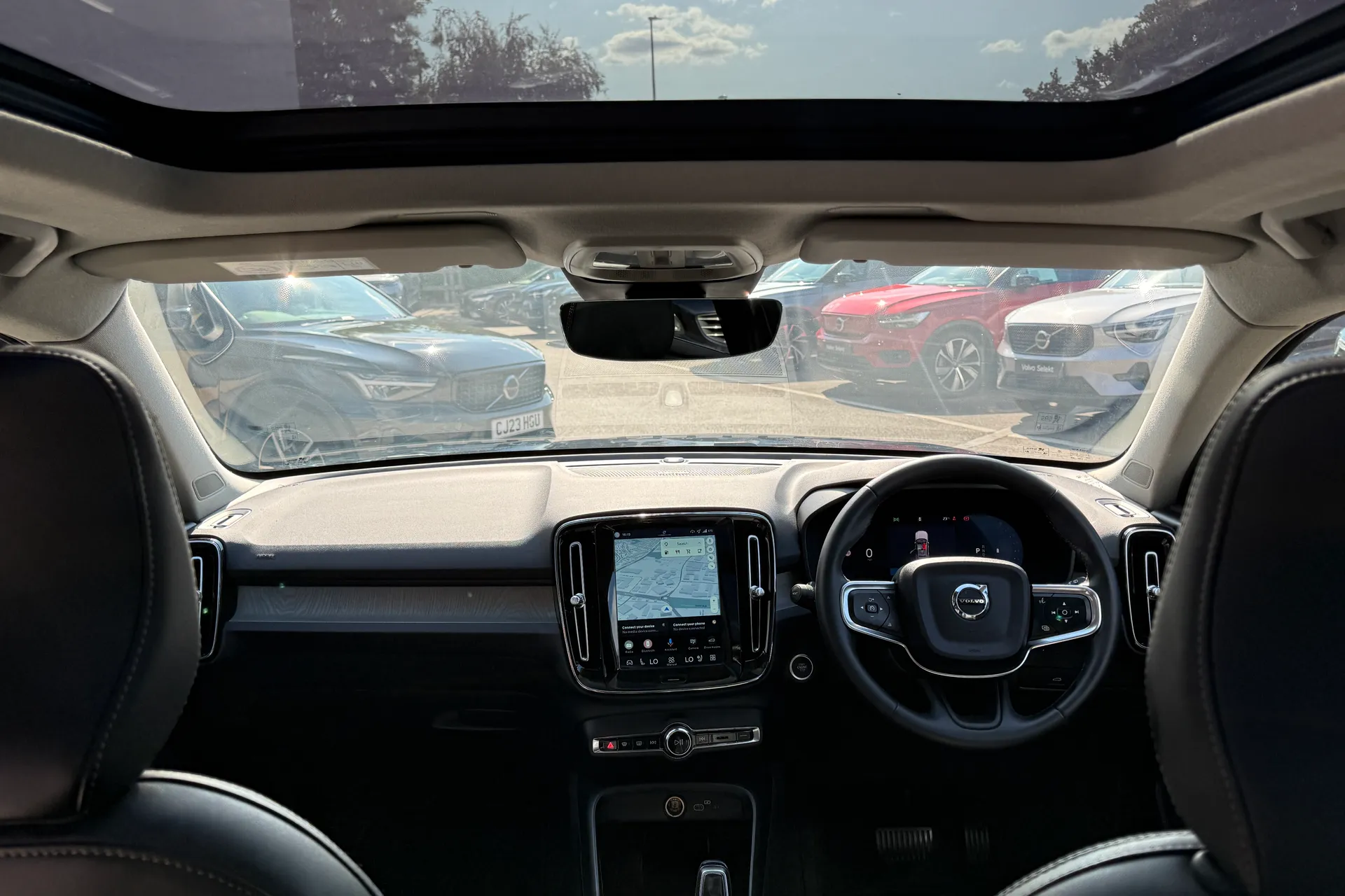 Volvo XC40 thumbnail image number 3
