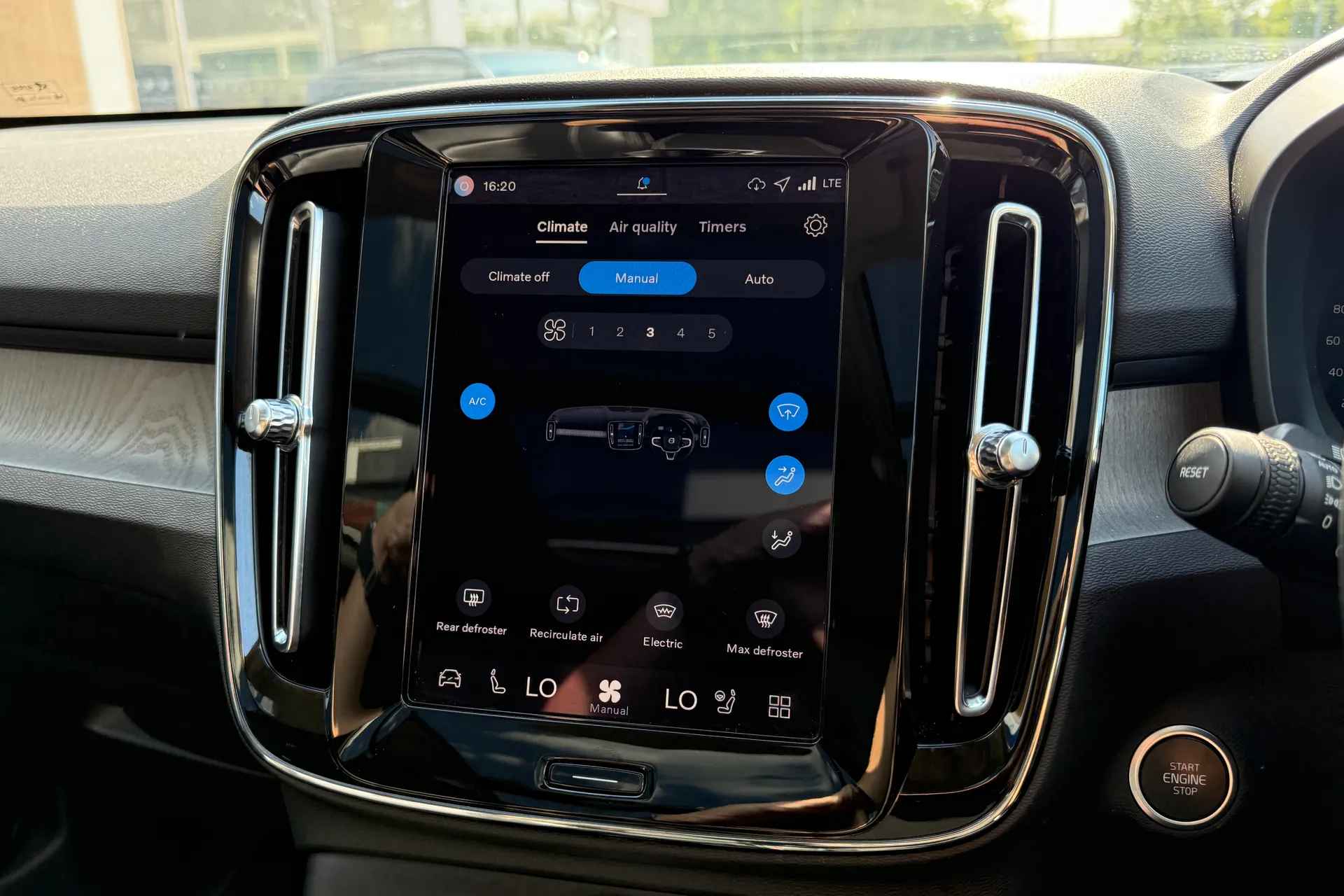 Volvo XC40 thumbnail image number 39