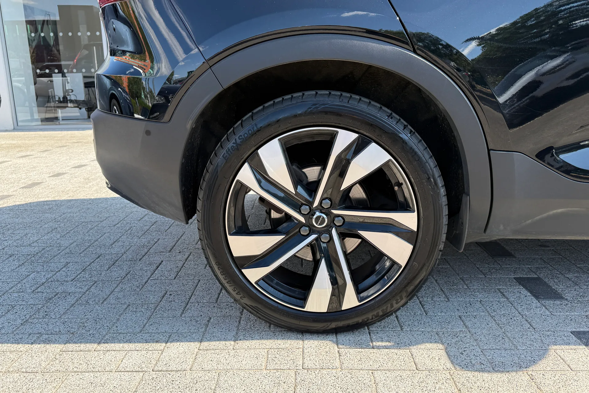 Volvo XC40 thumbnail image number 14