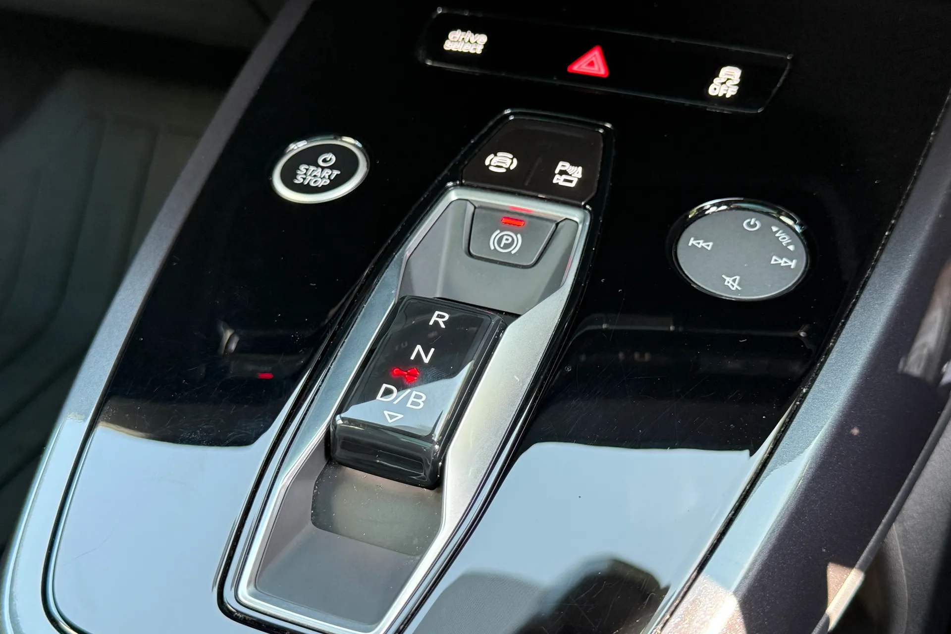 Audi Q4 thumbnail image number 30