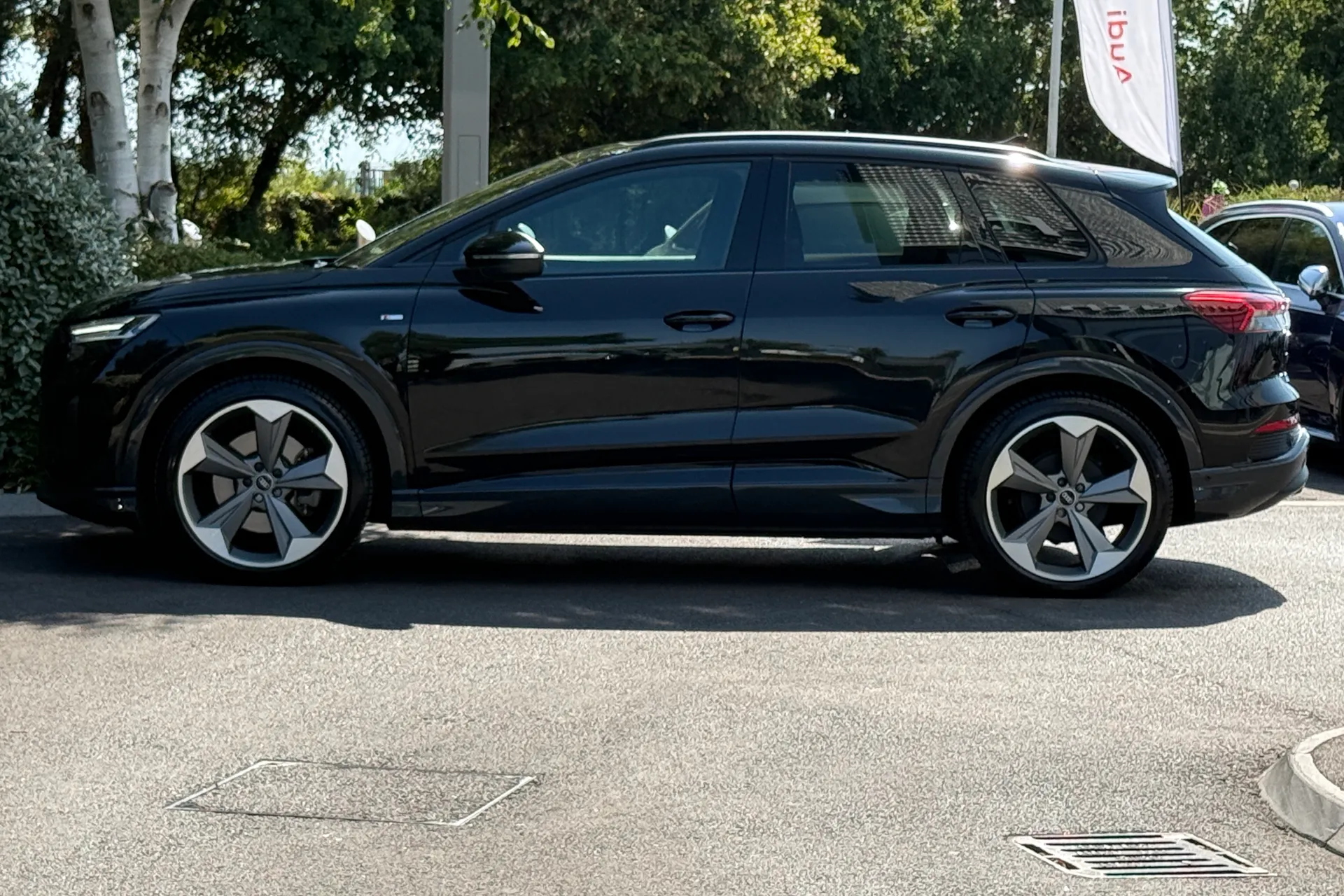 Audi Q4 thumbnail image number 24
