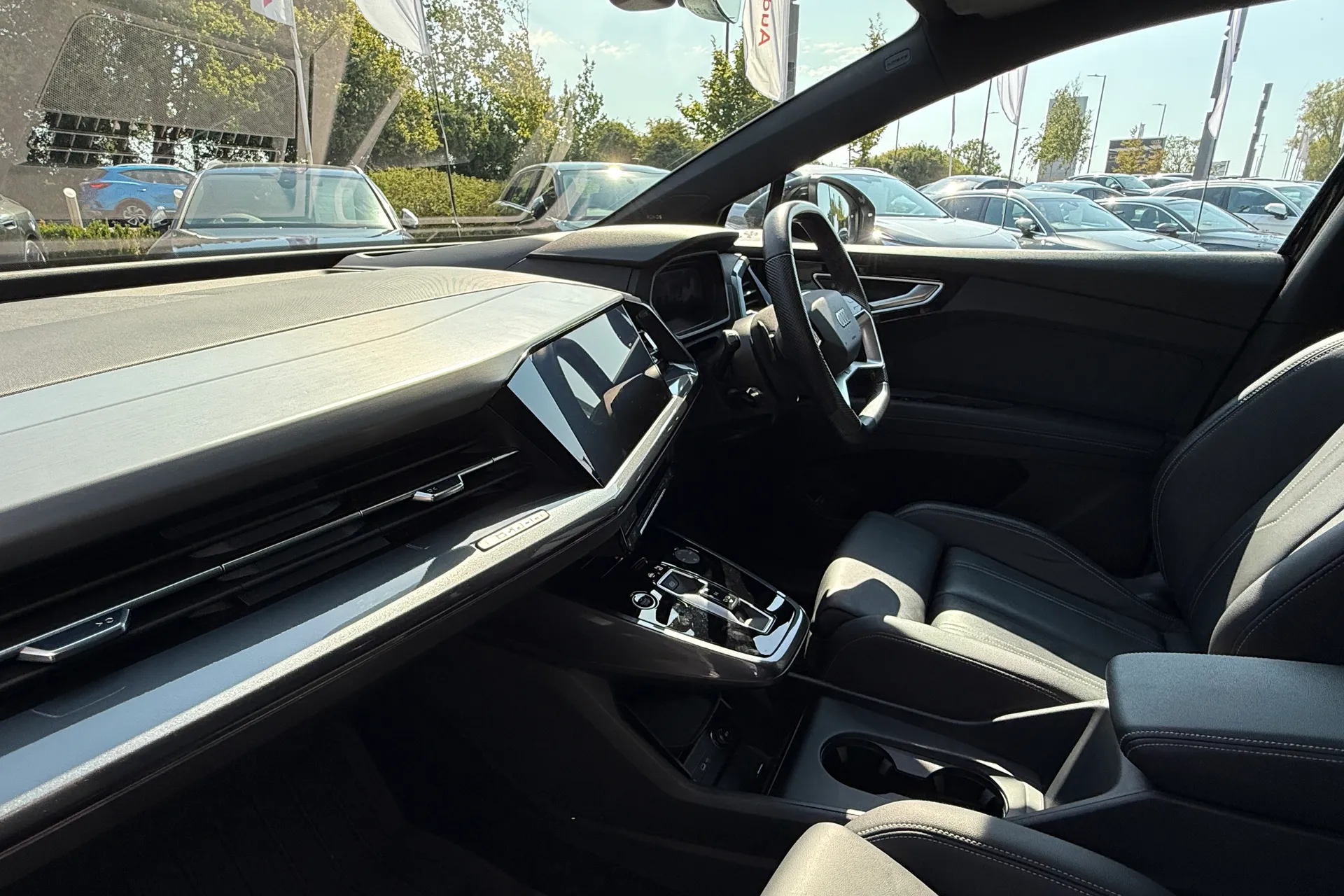 Audi Q4 thumbnail image number 43