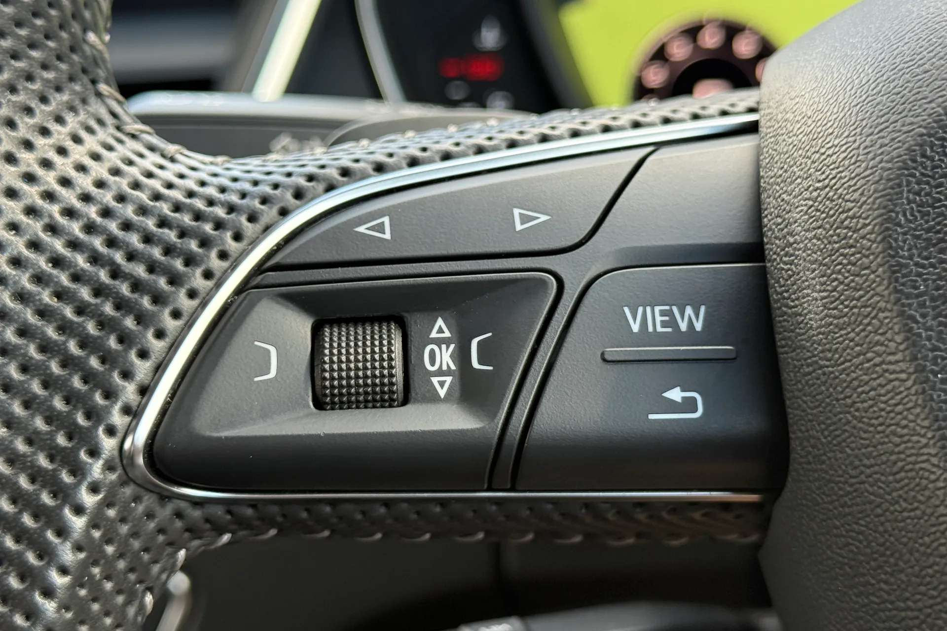 Audi Q5 thumbnail image number 28