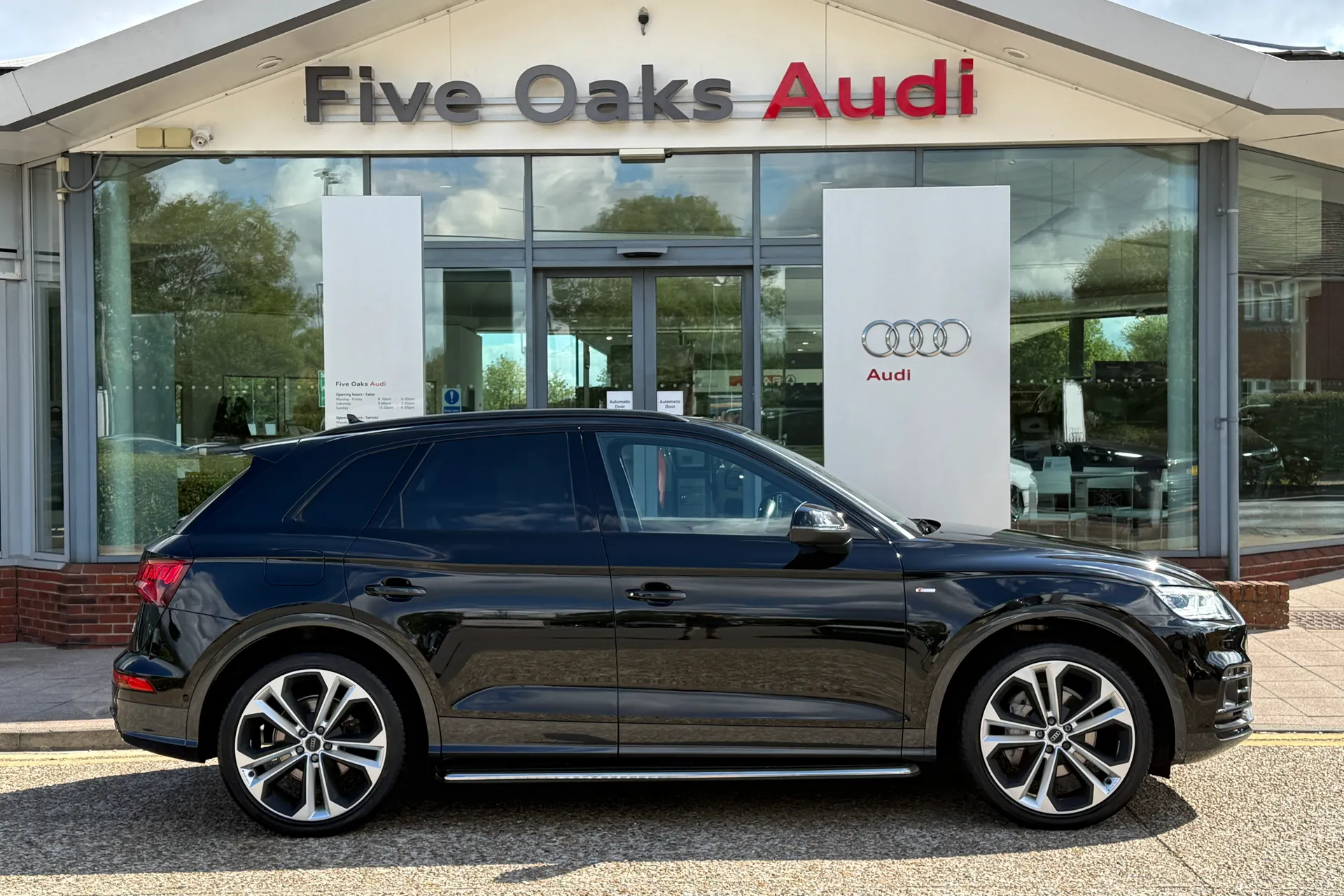 Audi Q5 thumbnail image number 2
