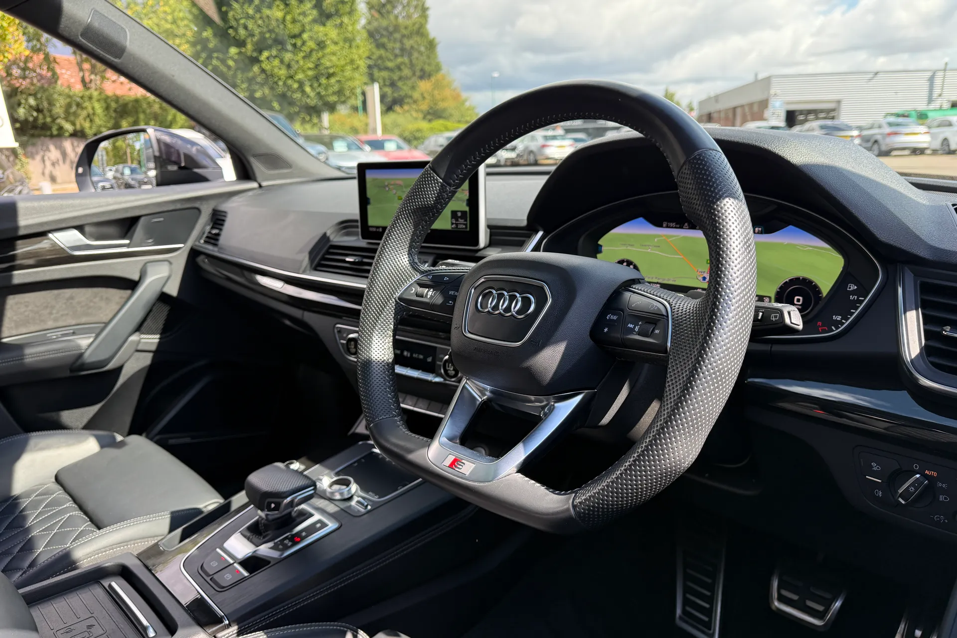 Audi Q5 thumbnail image number 35