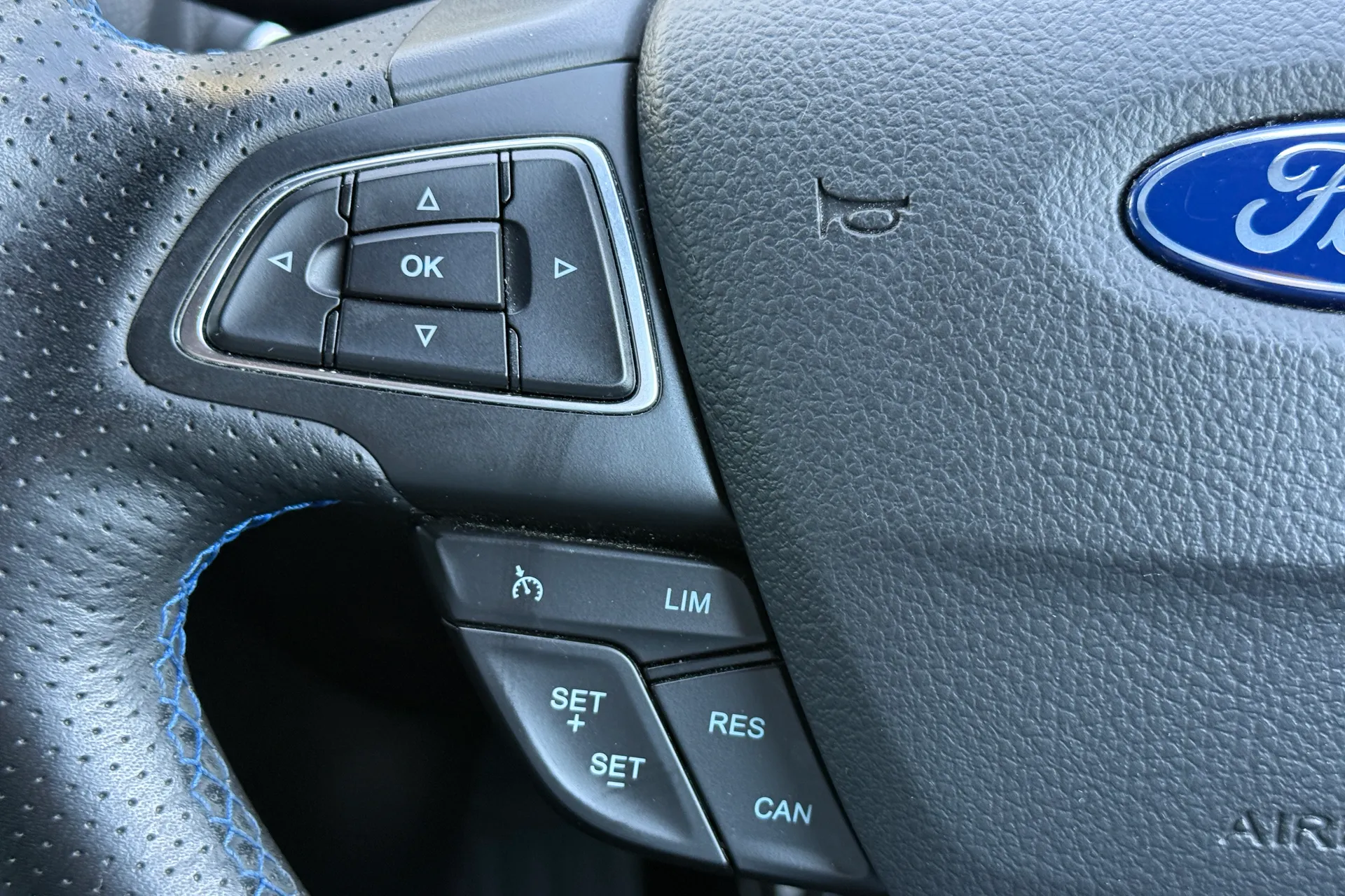 FORD FOCUS RS thumbnail image number 15