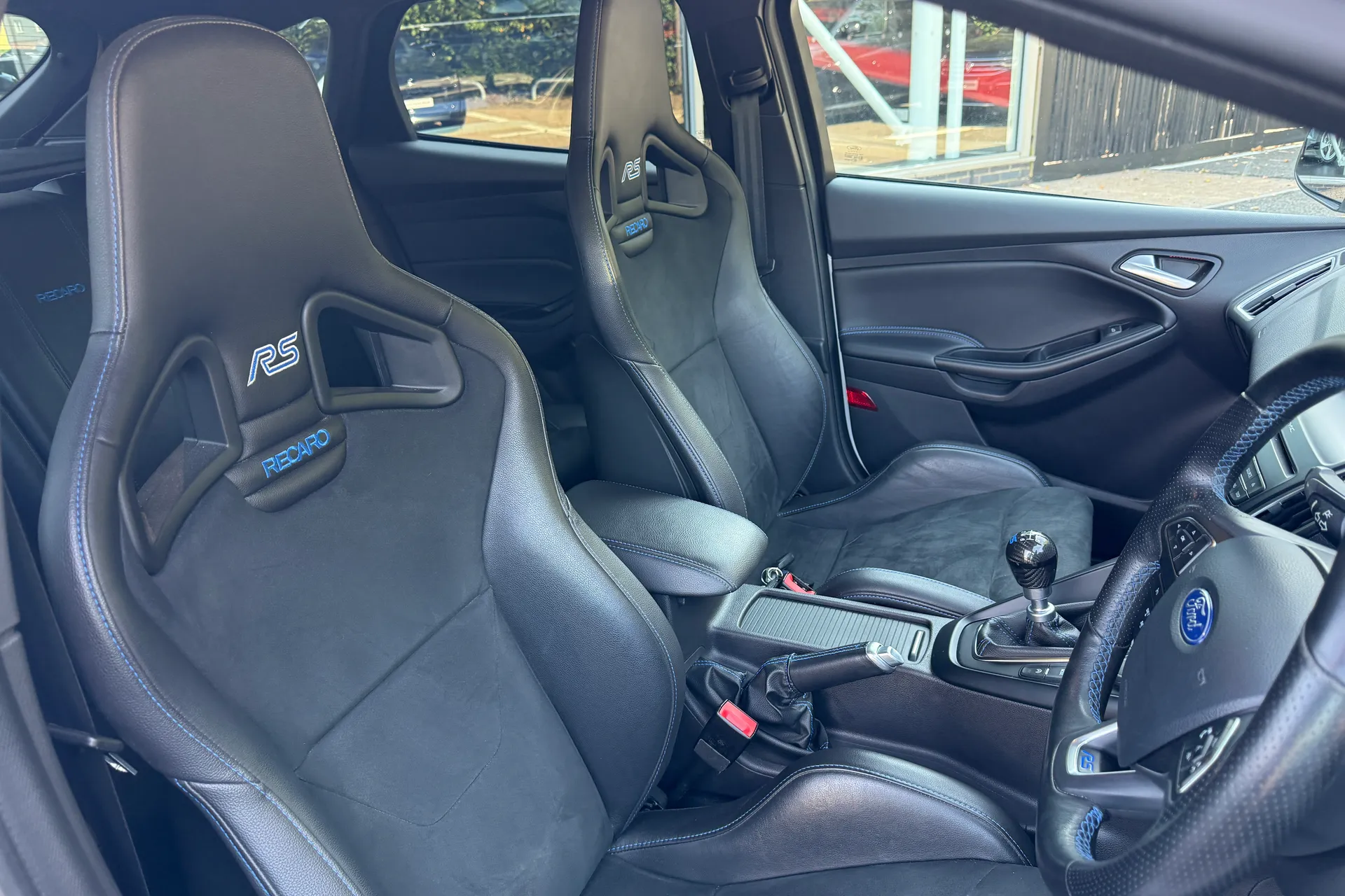 FORD FOCUS RS thumbnail image number 28