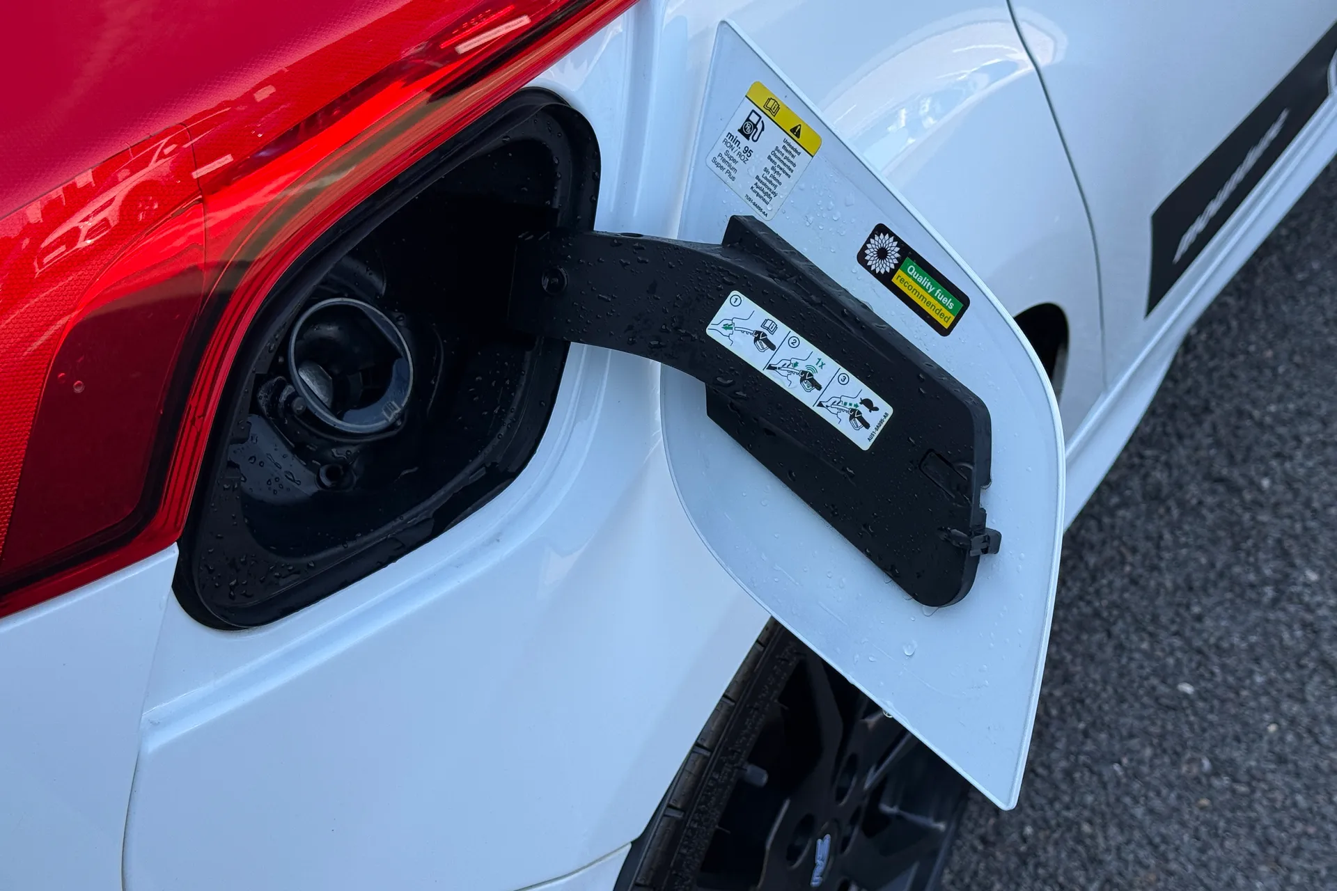FORD FOCUS RS thumbnail image number 30