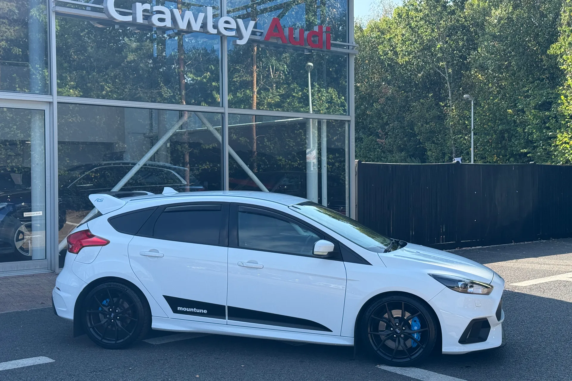 FORD FOCUS RS thumbnail image number 2