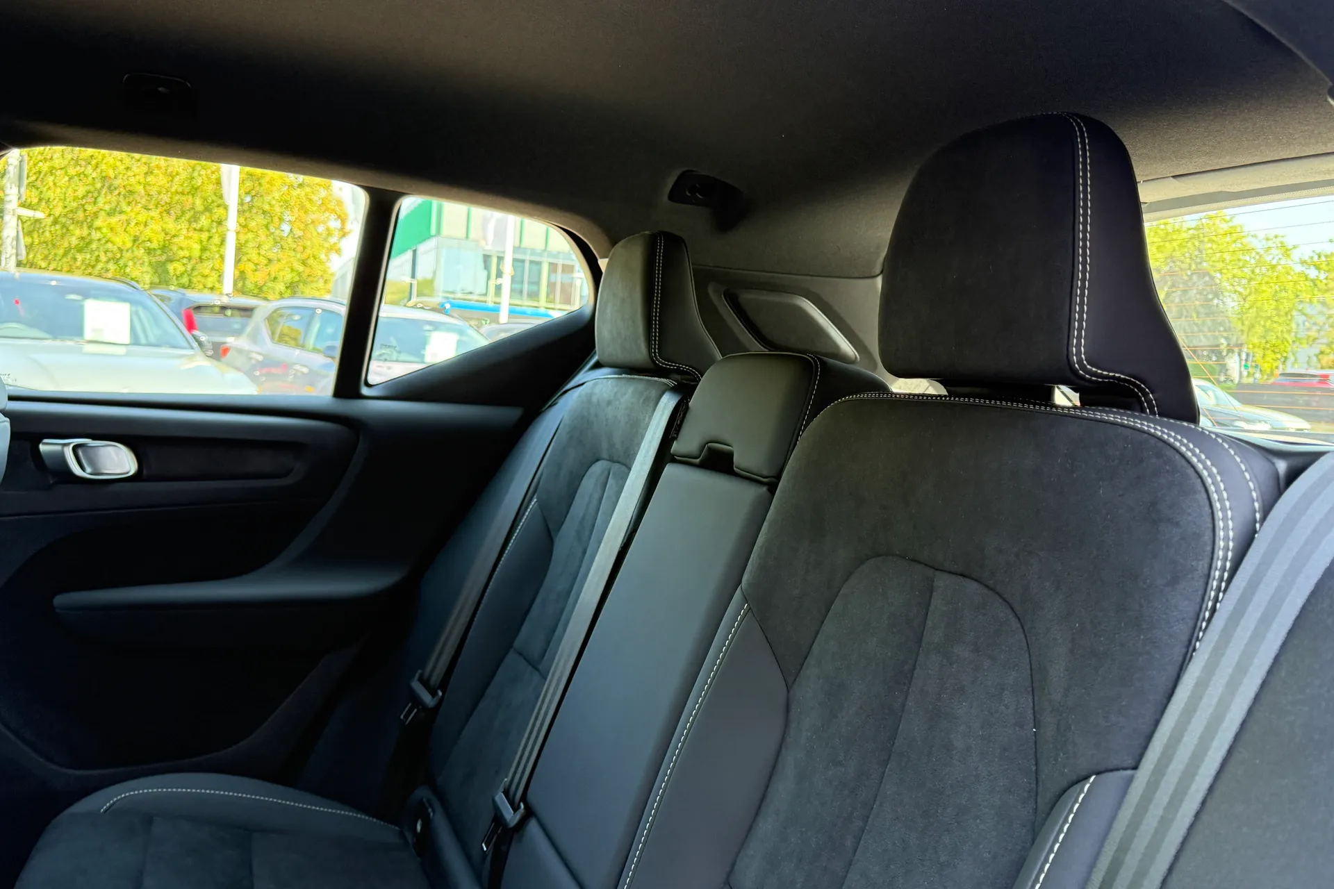 Volvo XC40 thumbnail image number 30