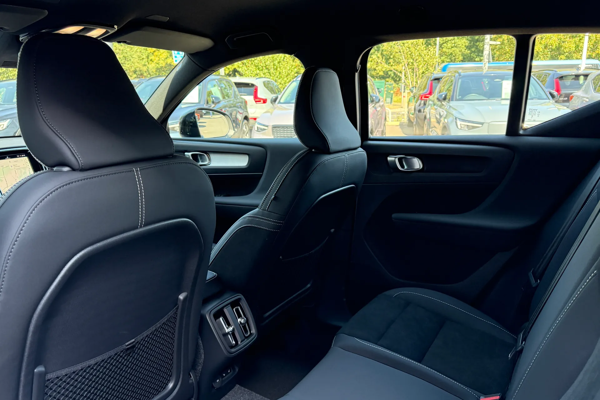 Volvo XC40 thumbnail image number 29