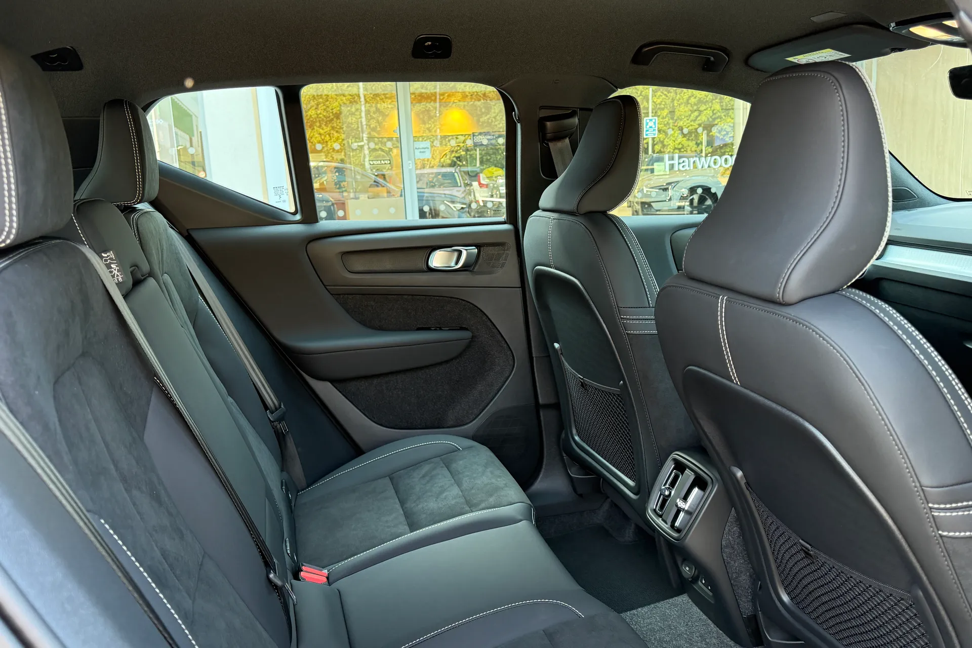 Volvo XC40 thumbnail image number 23
