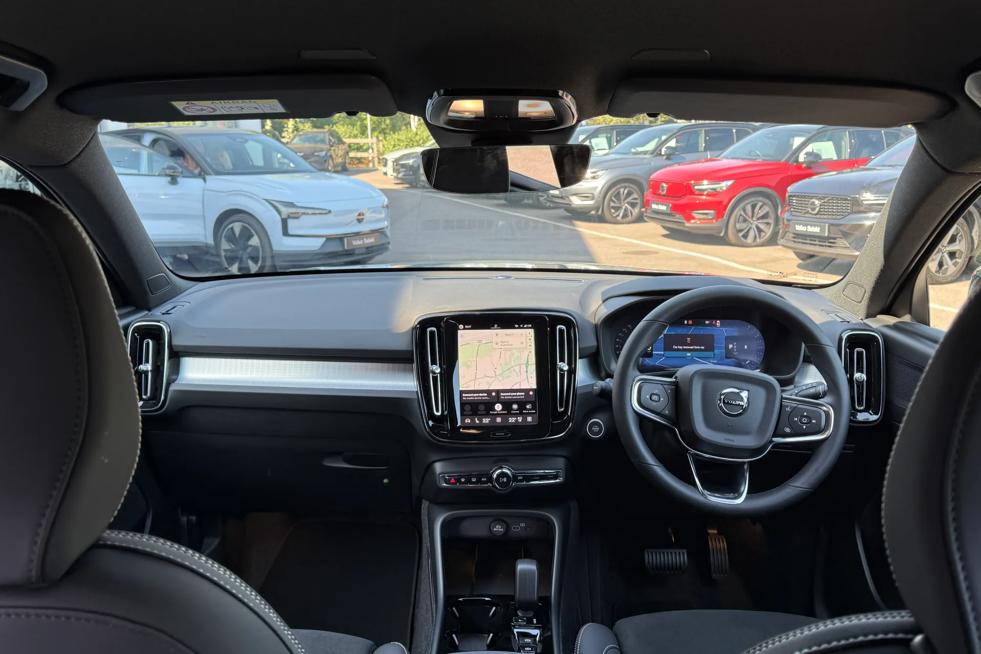 Volvo XC40 thumbnail image number 3