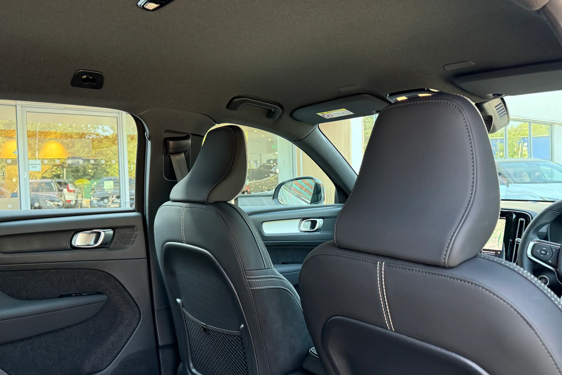 Volvo XC40 thumbnail image number 24