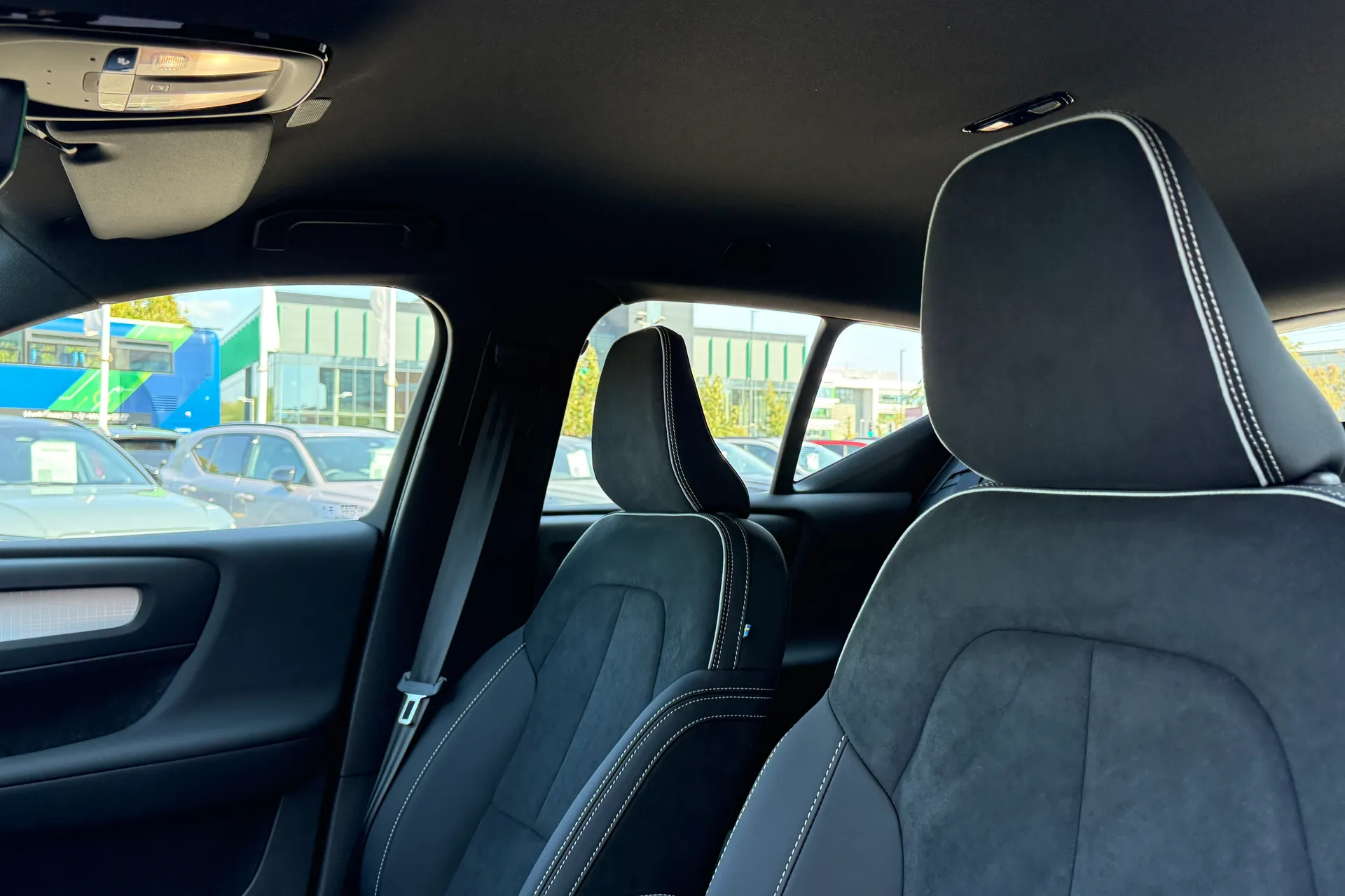 Volvo XC40 thumbnail image number 28