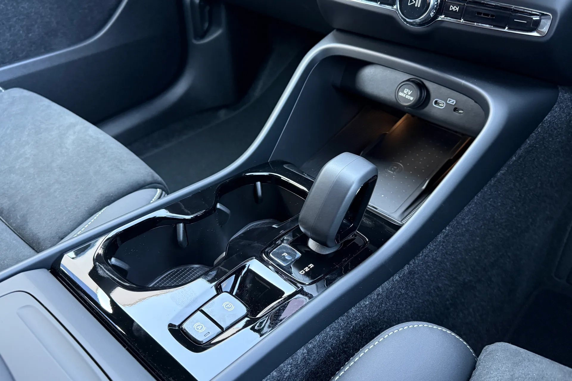 Volvo XC40 thumbnail image number 41