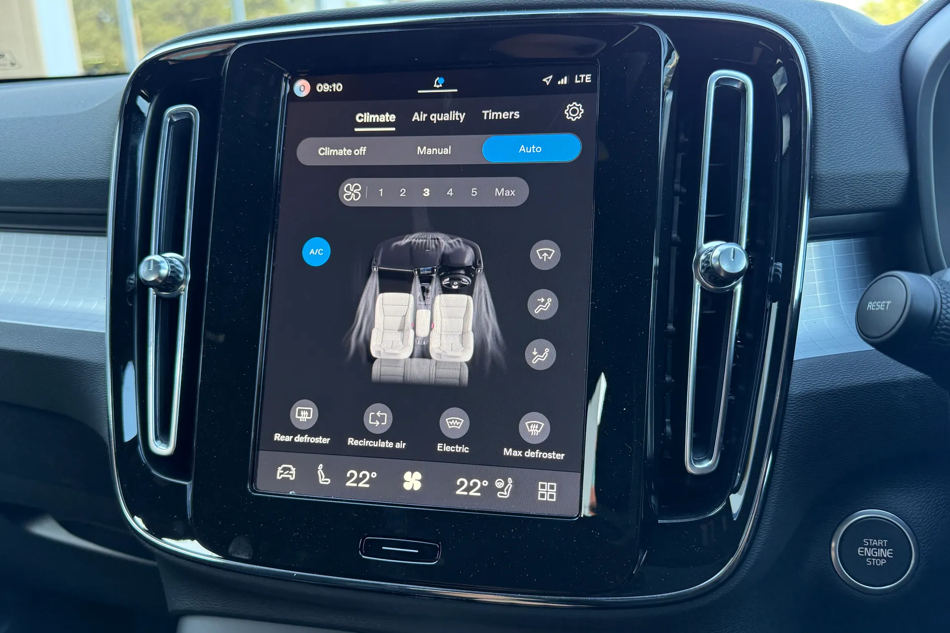 Volvo XC40 thumbnail image number 37